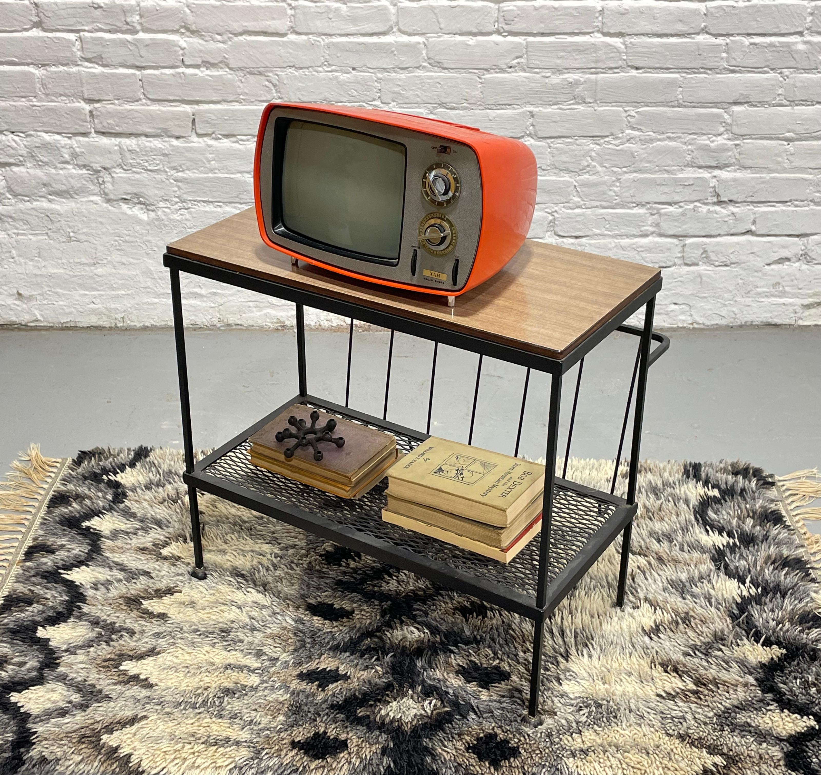 Mid Century MODERN Industrial Black METAL Magazine Stand / Beistelltisch, ca. 1960's im Angebot 10
