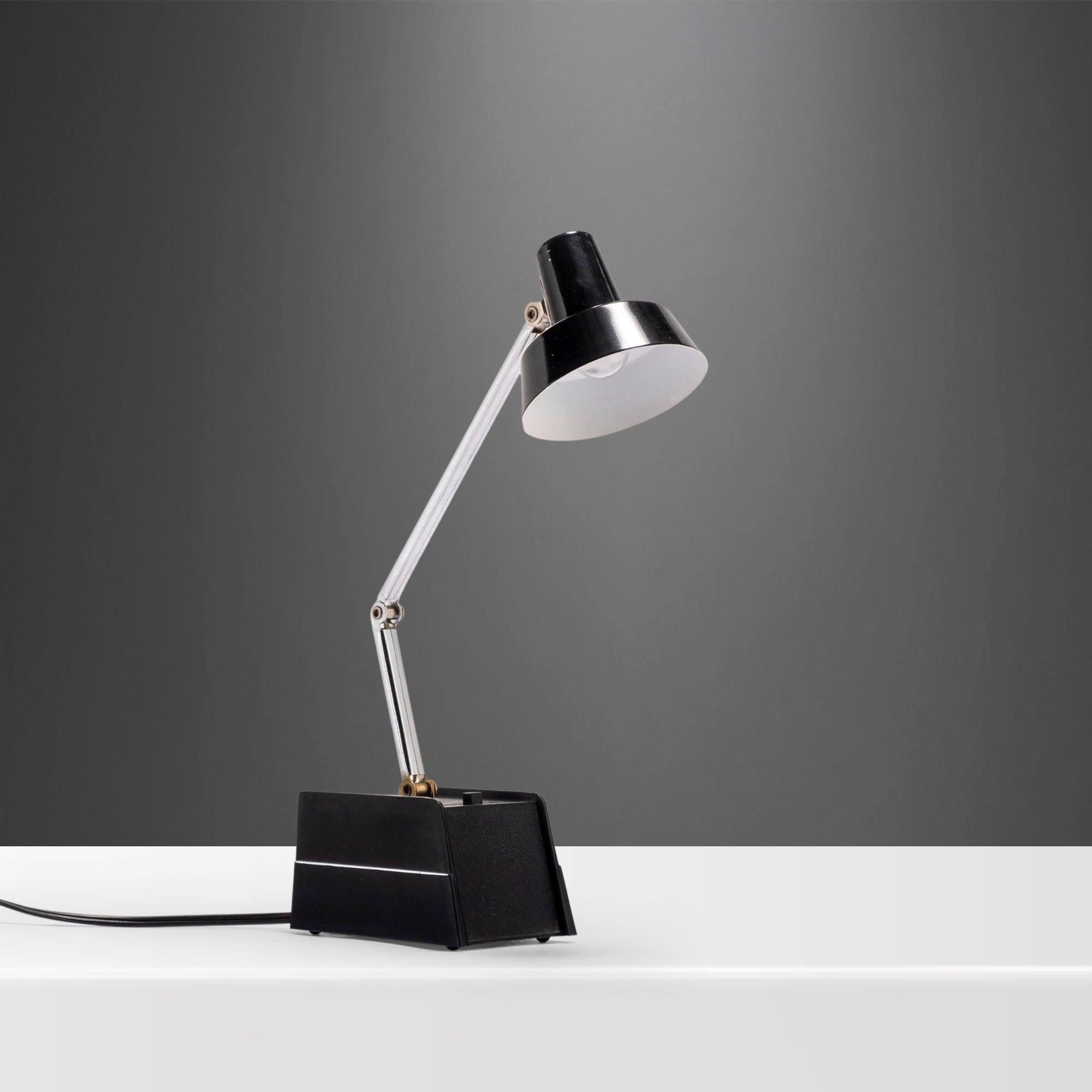 Mid-Century Modern Industrial Desk Lamp by Mobilite from NASA Offices, Taiwan 1