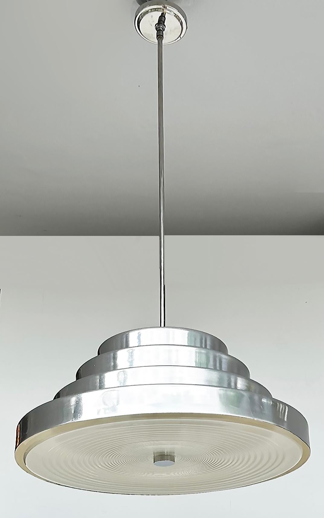 Mid-Century Modern Industrial Style Aluminum Pendant Light Fixtures, Per item In Good Condition For Sale In Miami, FL