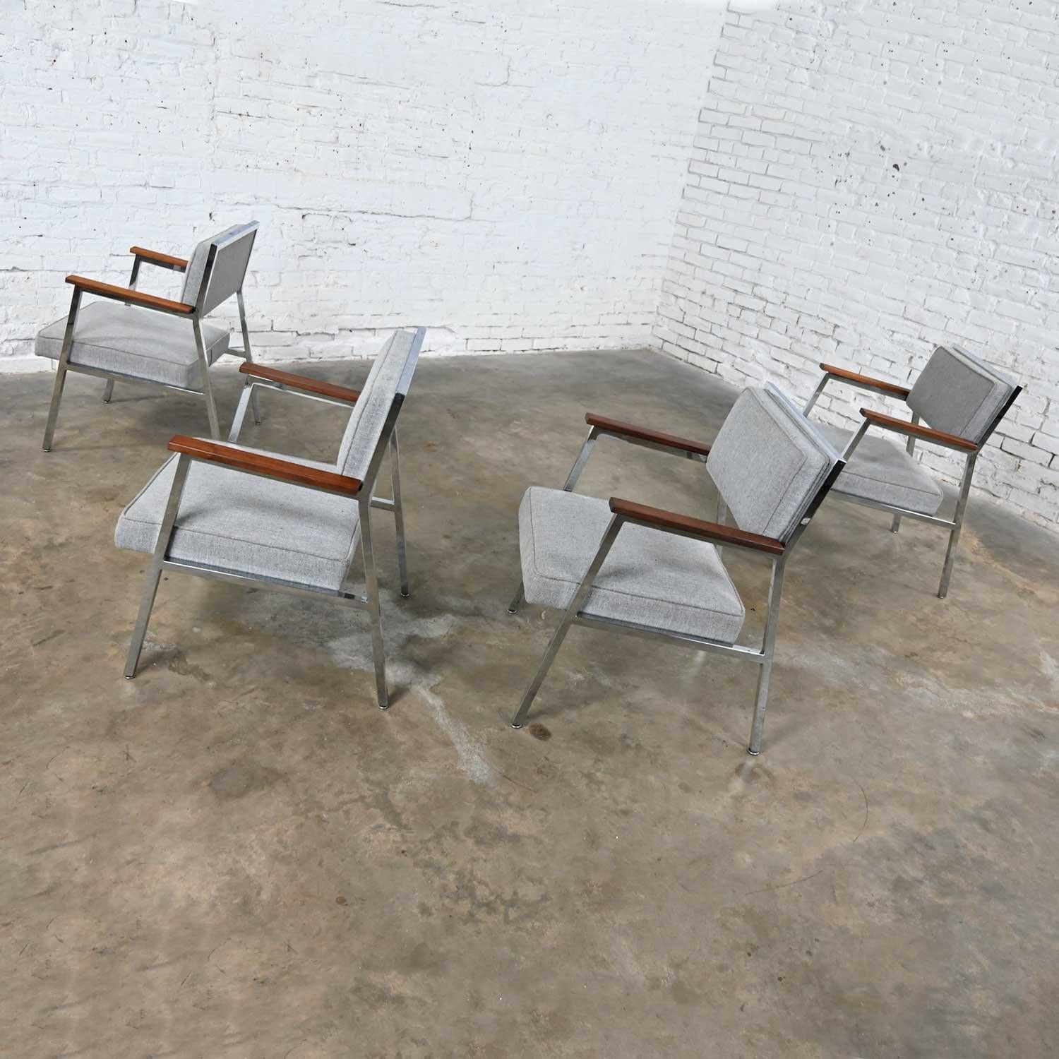 20th Century Mid-Century Modern Industrial Style Chrome & Gray Armchairs by Steelcase set 4 For Sale
