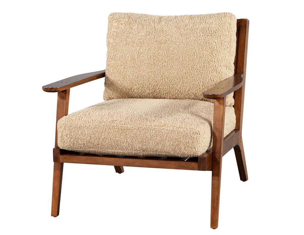 Mid-Century Modern inspirierter Ahorn-Loungesessel von Ellen Degeneres Mildas Chair (Moderne der Mitte des Jahrhunderts) im Angebot