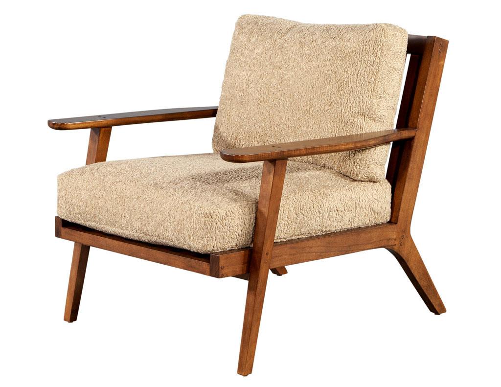 Mid-Century Modern Inspired Maple Lounge Chair by Ellen Degeneres Mildas Chair In New Condition For Sale In North York, ON