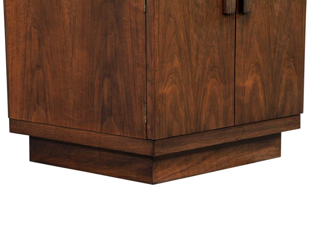Mid-Century Modern Inspired Walnut End Table Chest For Sale 4