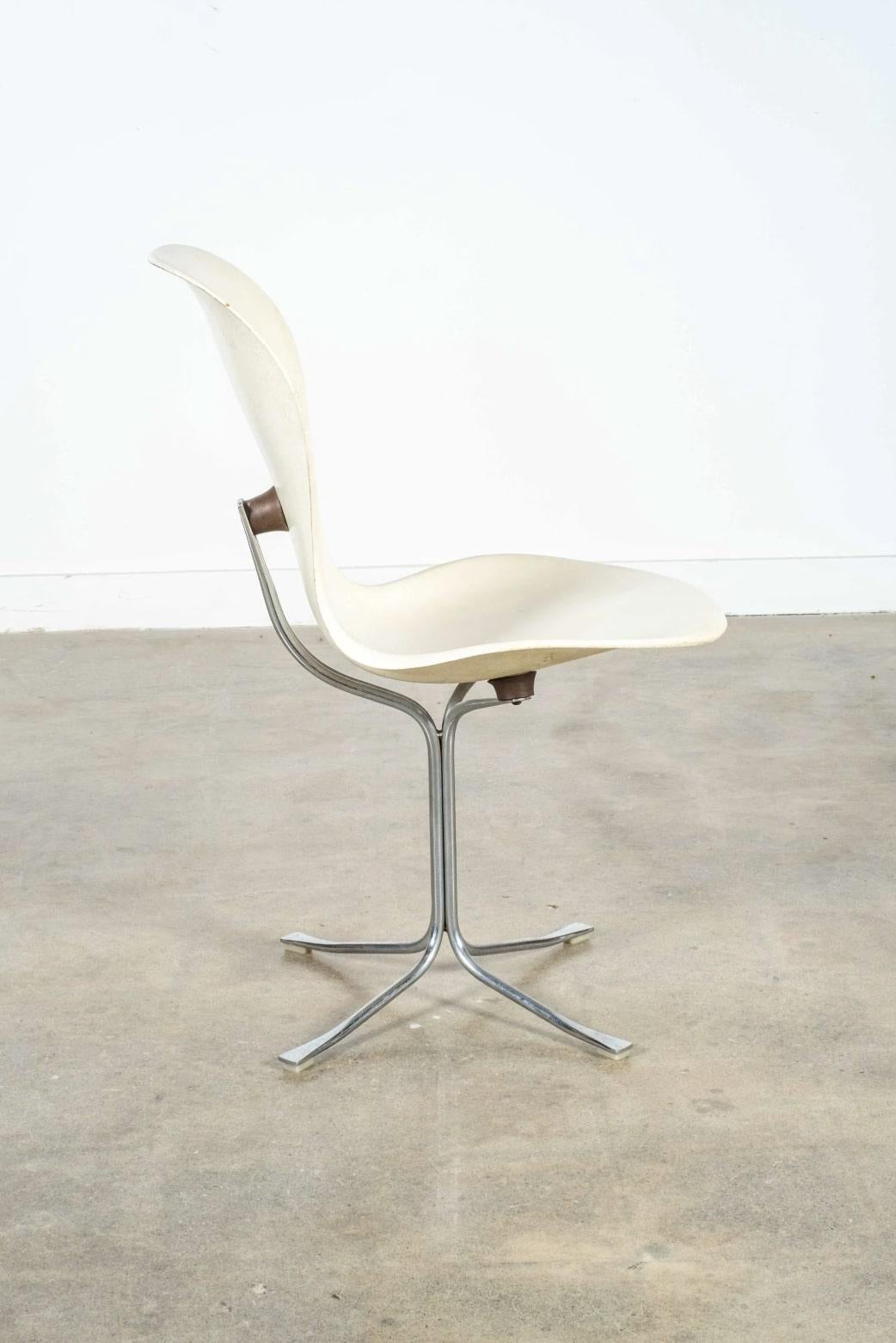 Space Age Mid-Century Modern 'Ion' chair, designed by Gideon Kramer, 1962
