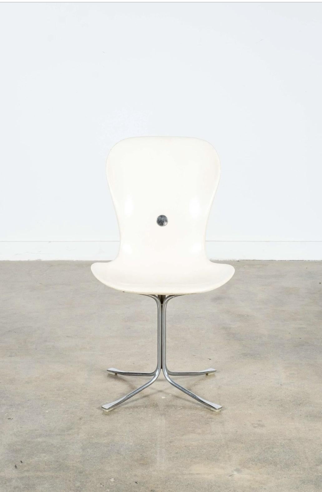 Mid-Century Modern 'Ion' chair, designed by Gideon Kramer, 1962 In Good Condition In Toronto, CA