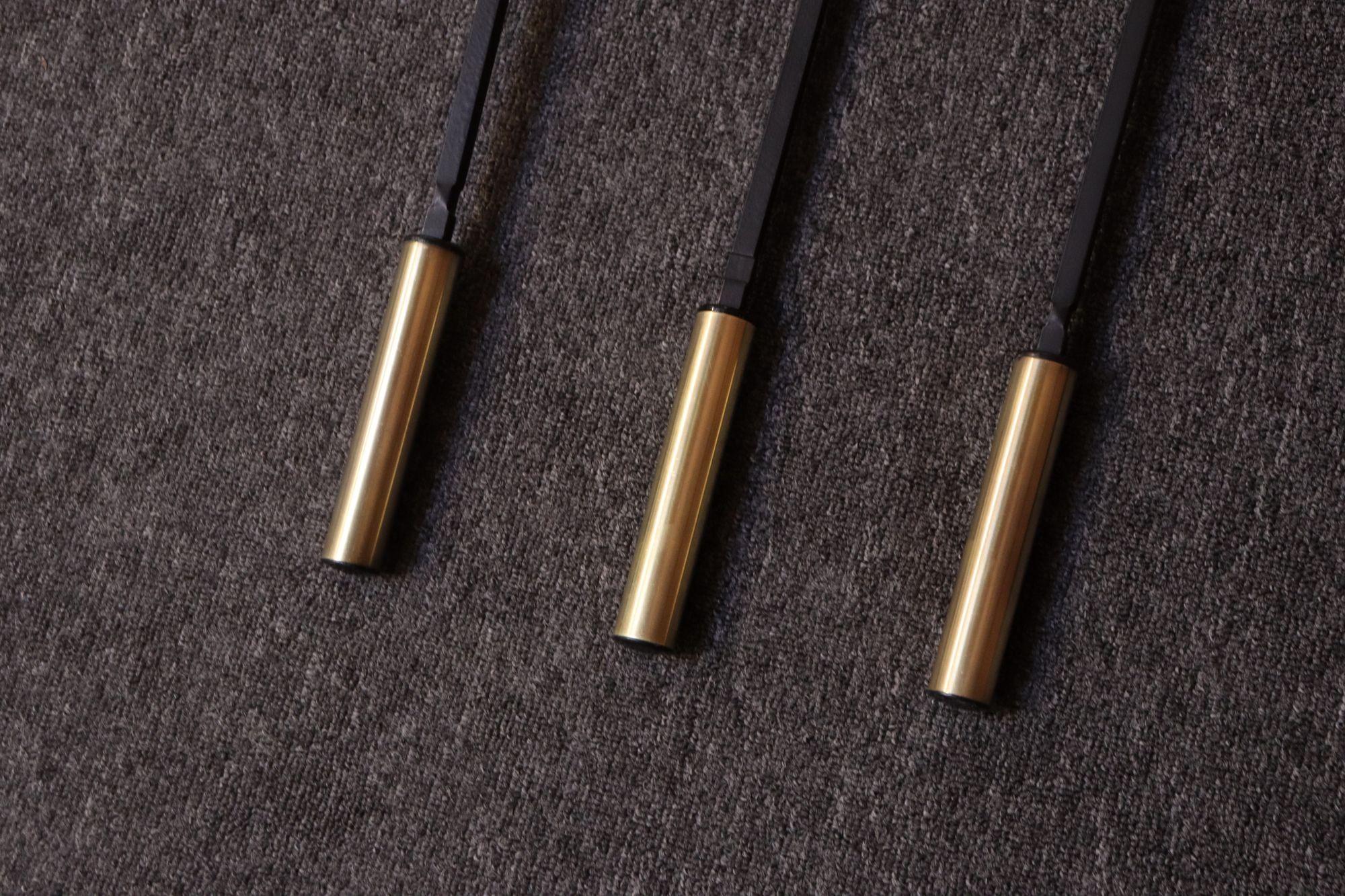 Set di utensili per caminetto in ferro e ottone della modernità di metà secolo in vendita 10