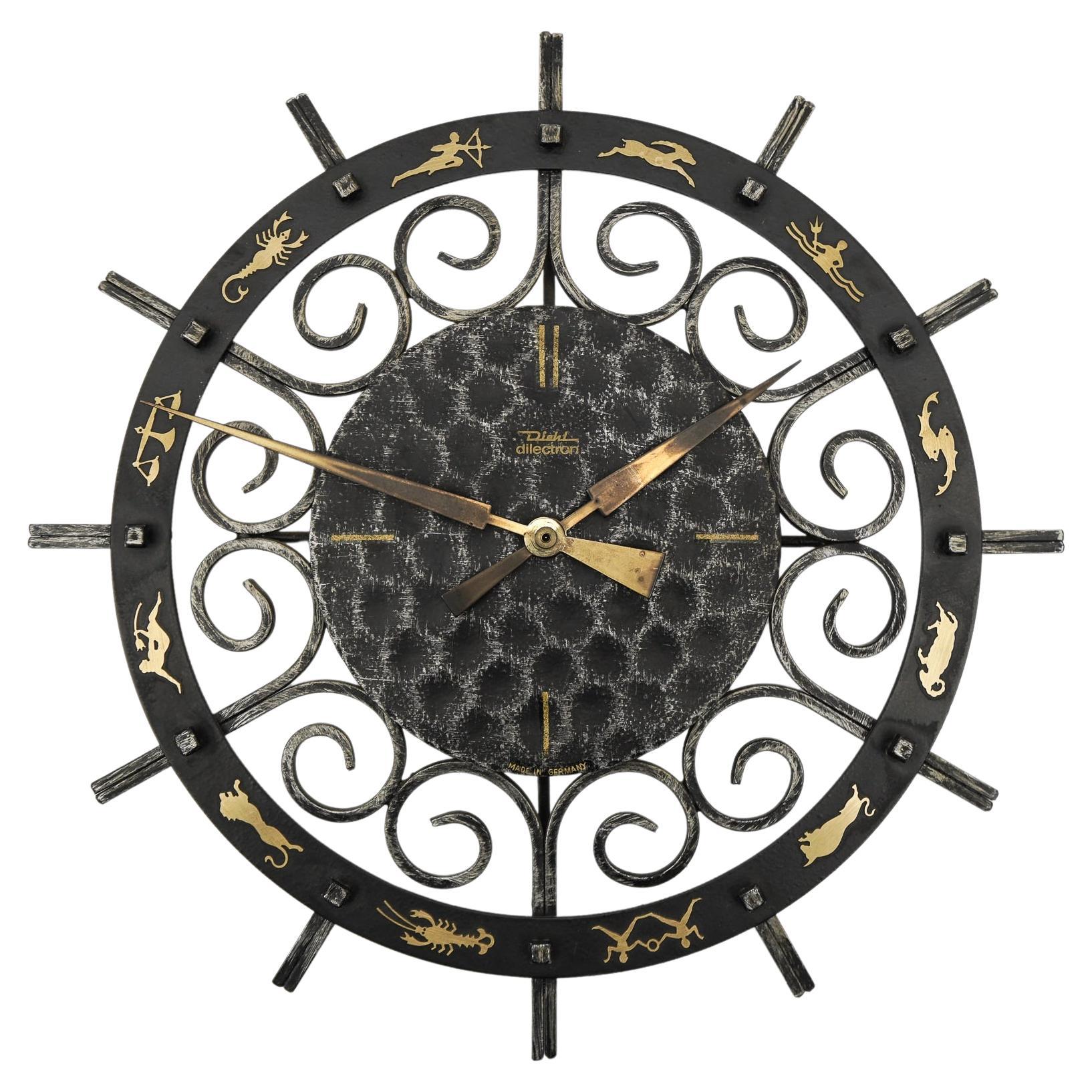 Horloge murale zodiacale en fer et laiton, moderne du milieu du siècle, Diehl Electric, années 1960