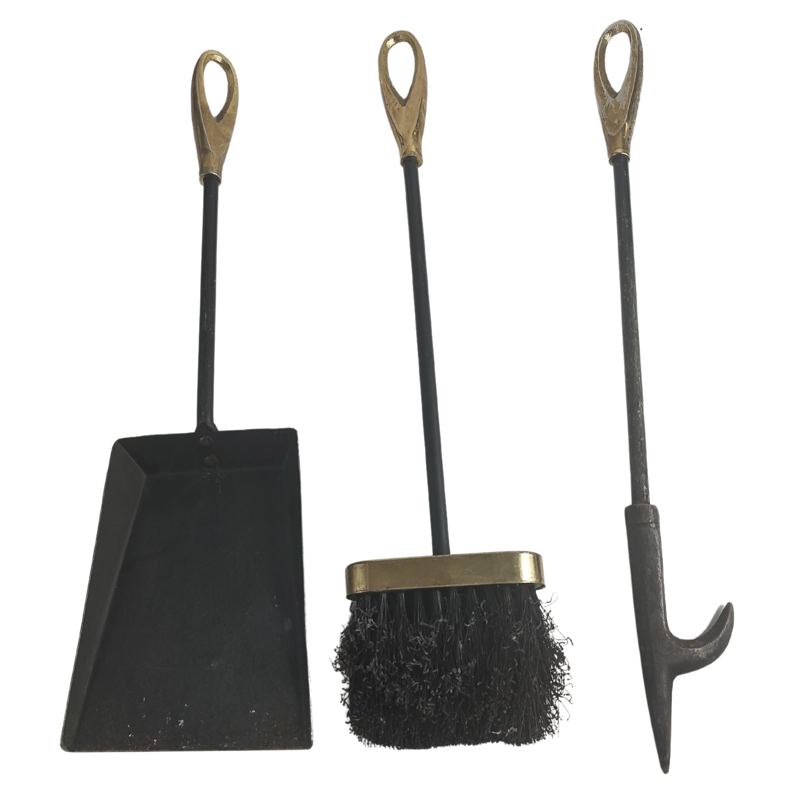 Calco Set di 4 pezzi di strumenti per caminetto in ferro e ottone del Mid Century Modern Petite in vendita