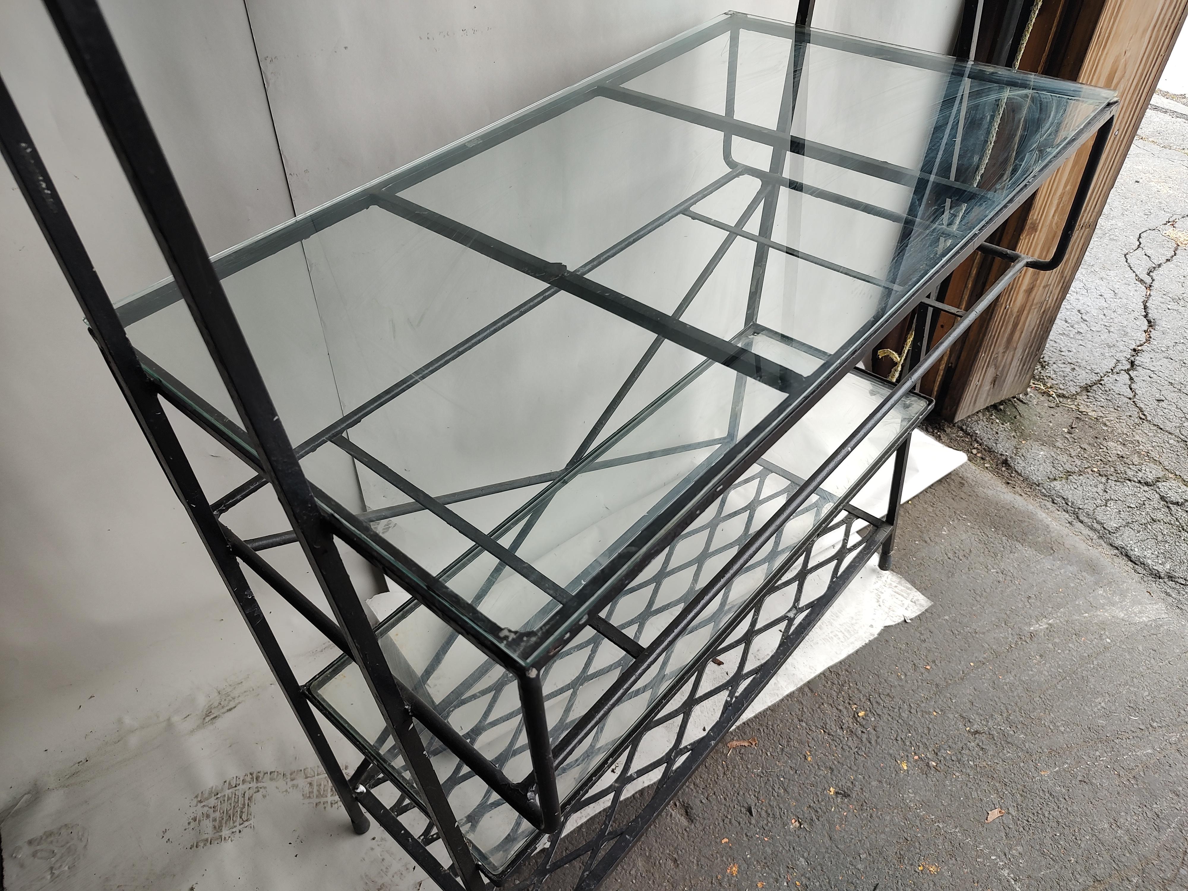 Mid-Century Modern Iron & Glass Indoor Outdoor Patio Etagere von John Salterini  im Angebot 2