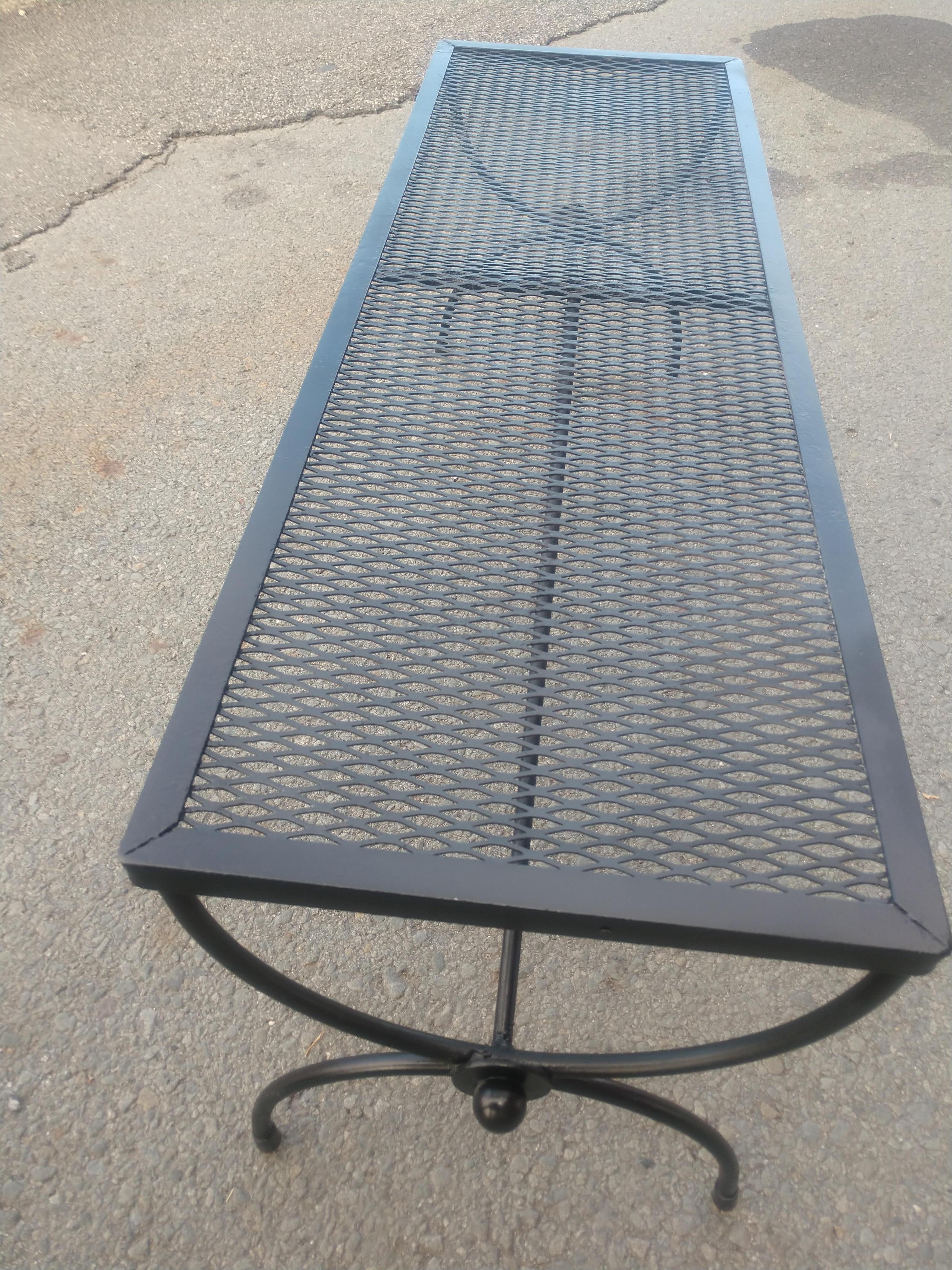 American Mid-Century Modern Iron Mesh Bench with Arched Legs Salterini