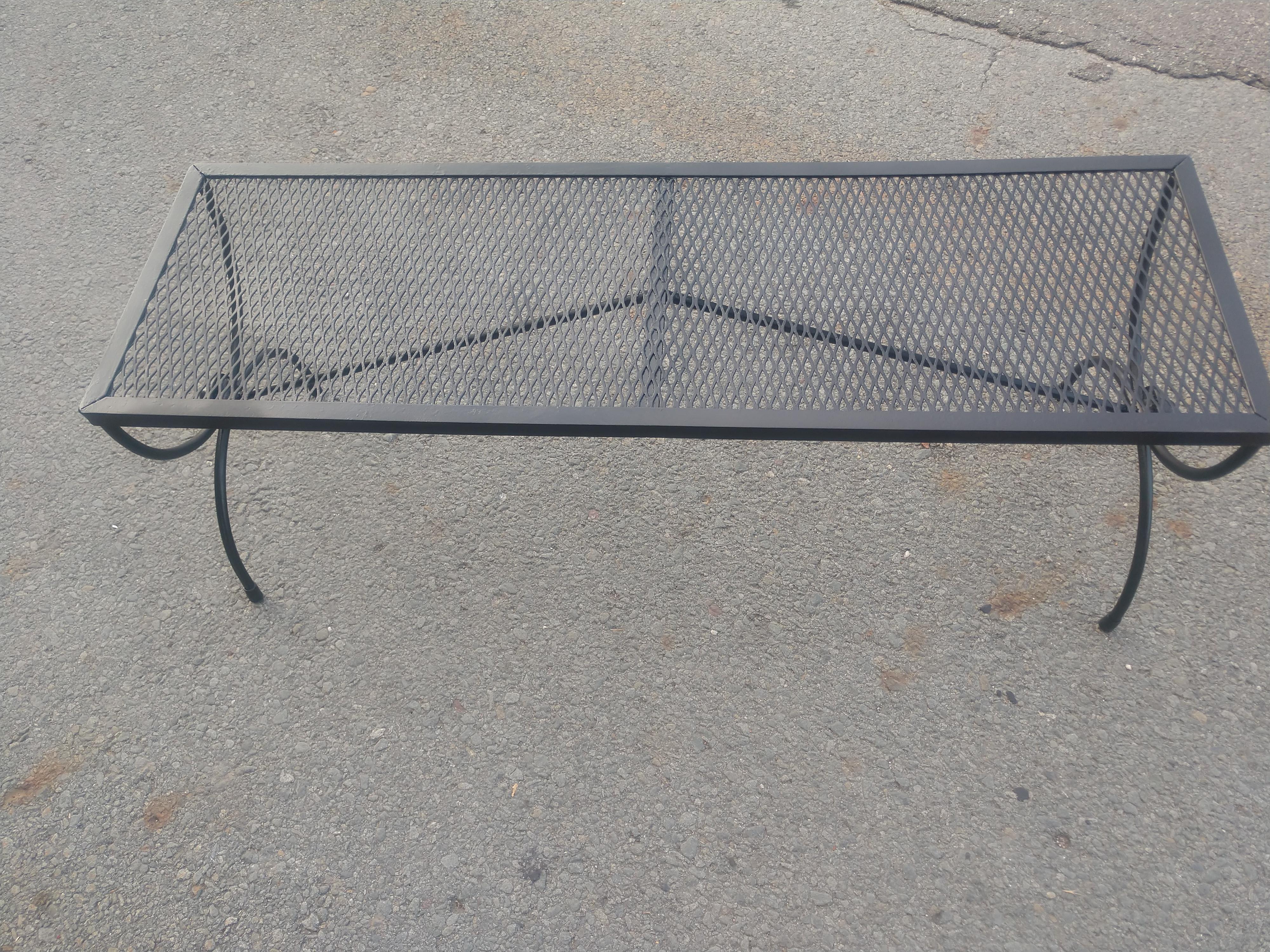 Mid-Century Modern Iron Mesh Bench with Arched Legs Salterini In Good Condition In Port Jervis, NY