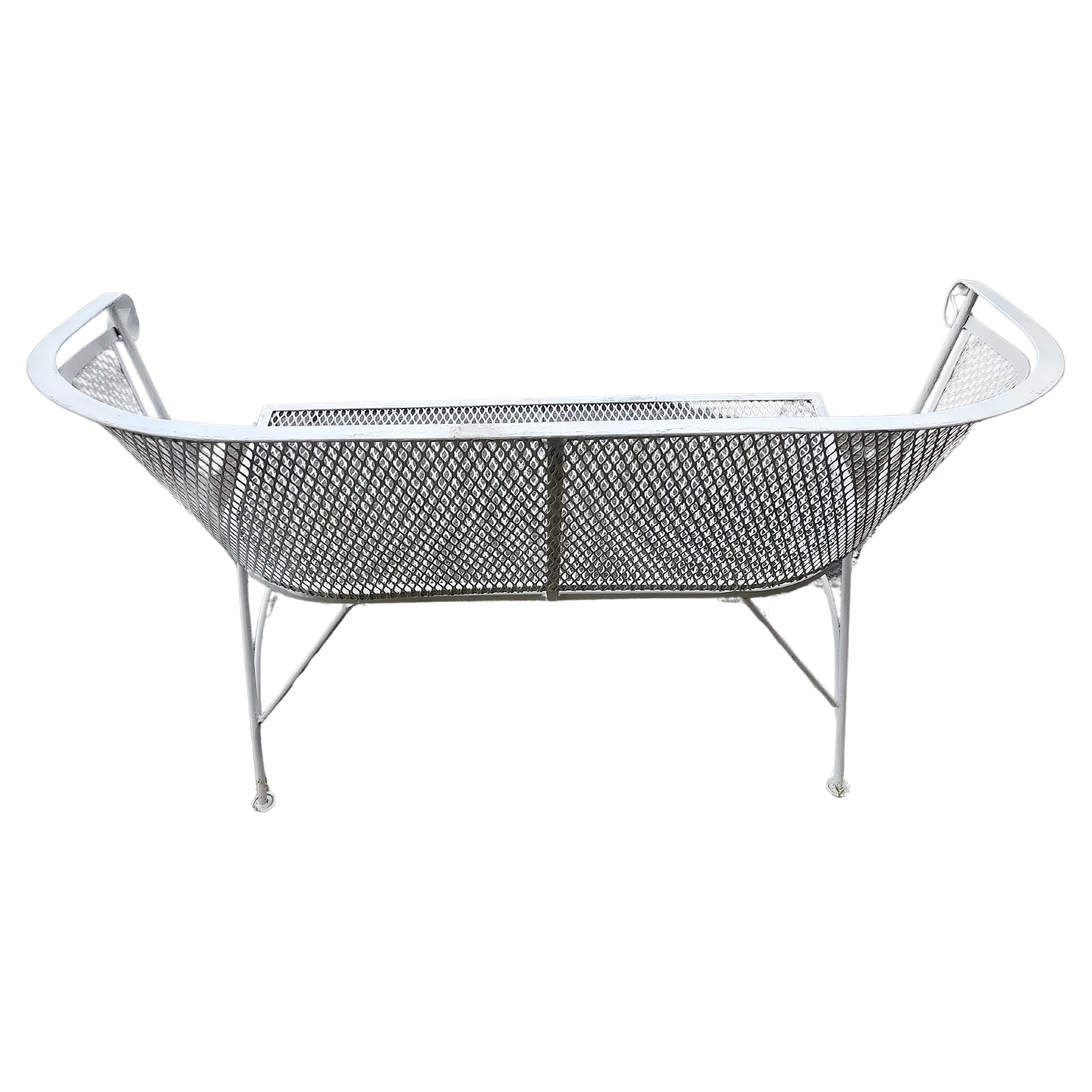 Mid Century Modern Iron Mesh Garden Bench attributed to Russell Woodard C1960 In Good Condition For Sale In Port Jervis, NY
