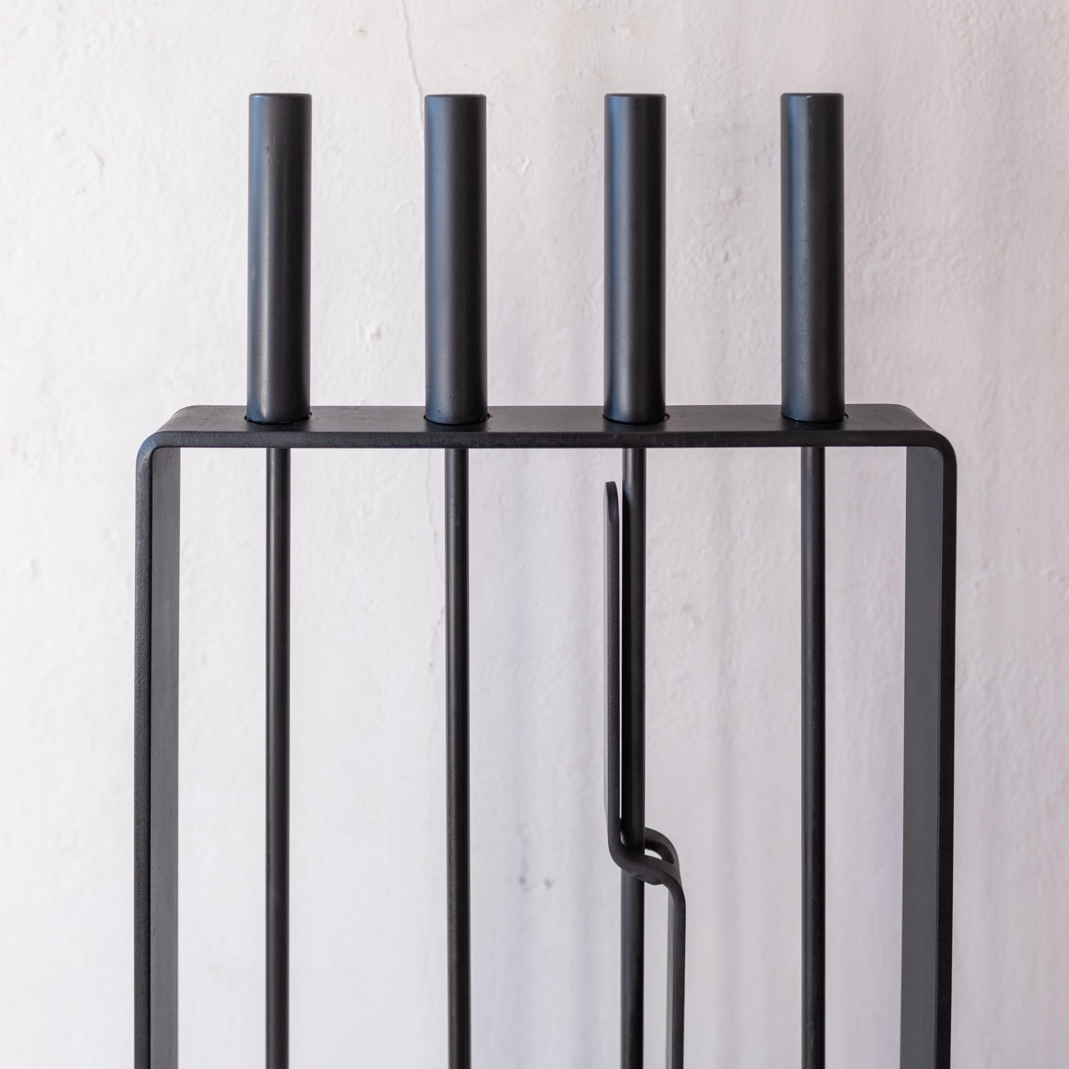 Mid-Century Modern Iron Modernist Set of Fireplace Tools In Good Condition In San Diego, CA