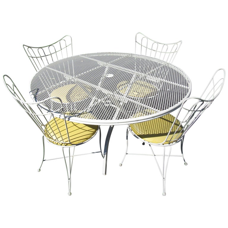 Mid-Century Modern Iron Patio Set For Sale at 1stDibs