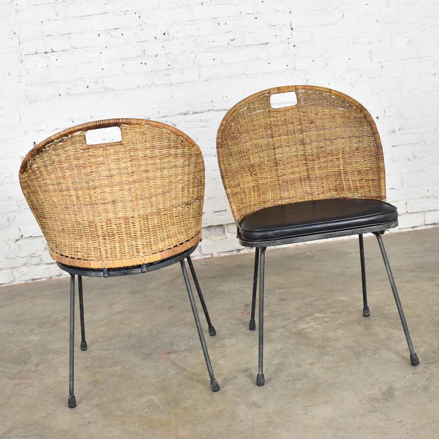 American Mid-Century Modern Iron and Wicker Pair Neva-Rust Chairs Tempestini & Salterini