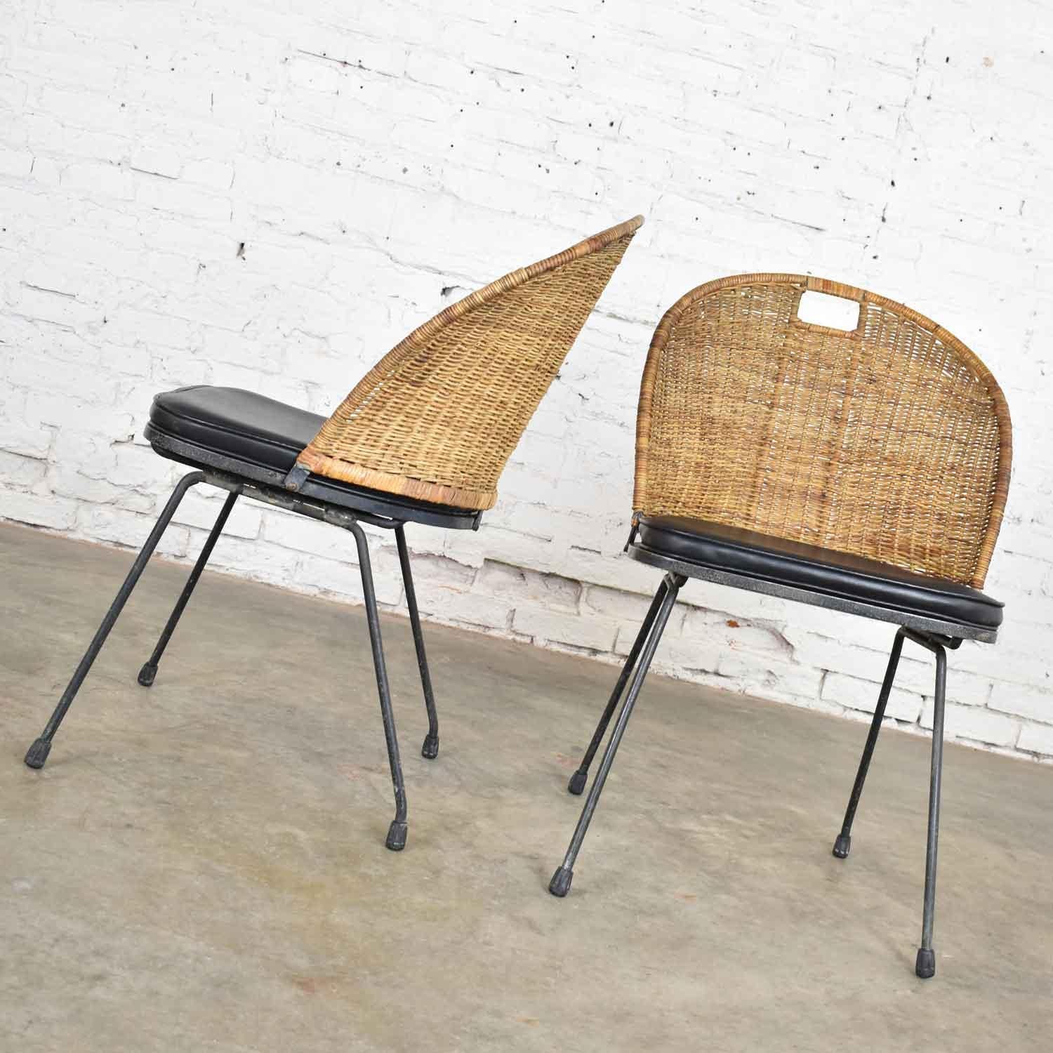 20th Century Mid-Century Modern Iron and Wicker Pair Neva-Rust Chairs Tempestini & Salterini