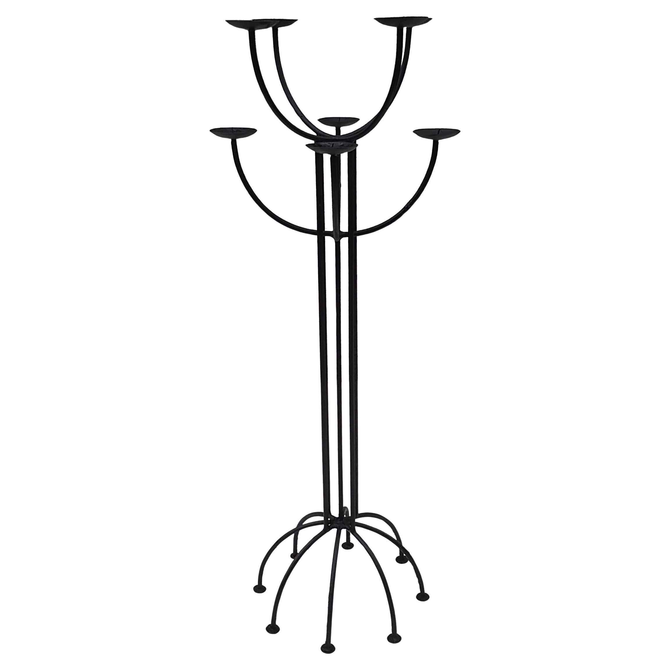 Candelabro de pie de alambre de hierro moderno de mediados de siglo en venta 4