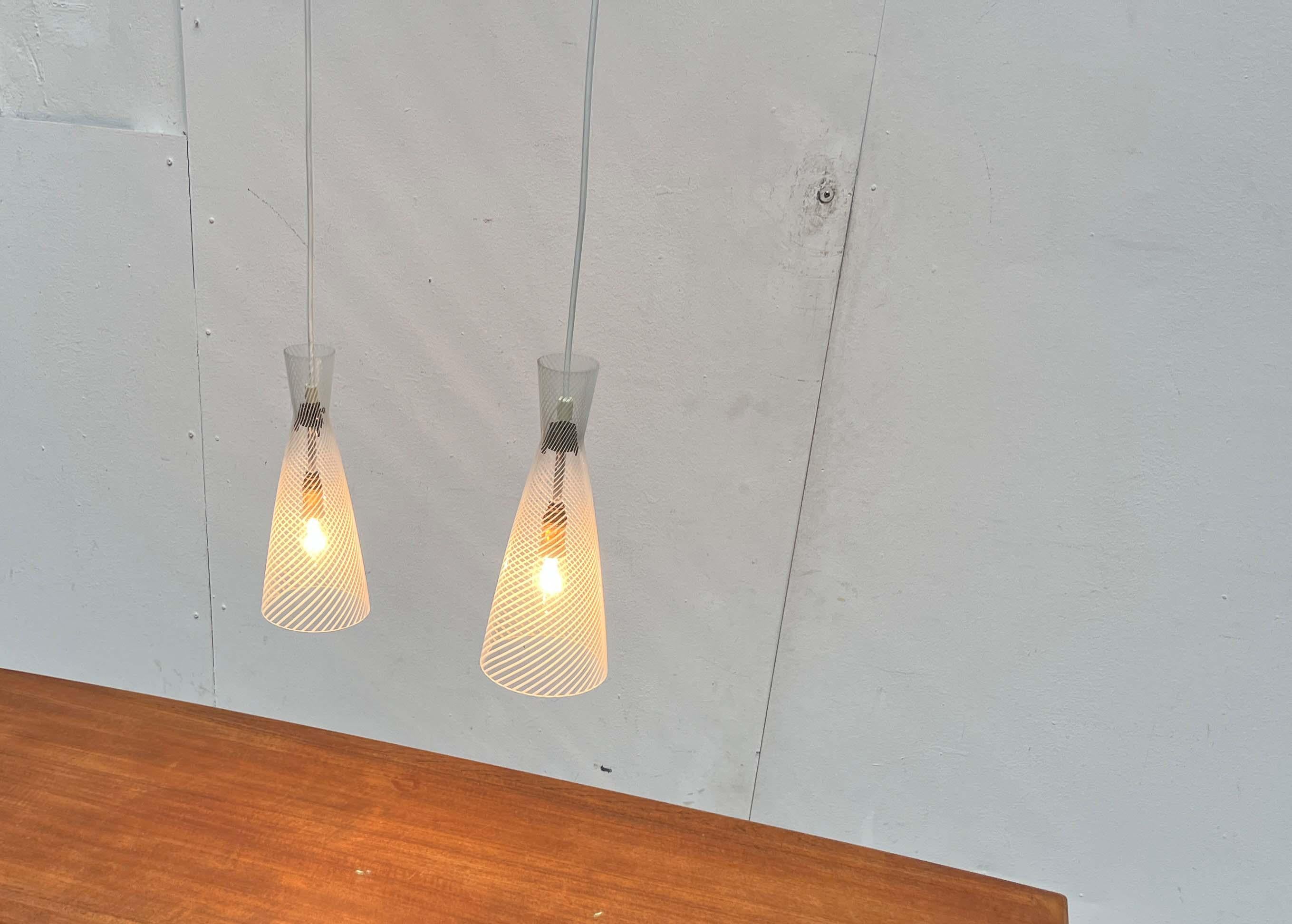 Ciondoli in vetro a vortice dell'isola moderna di metà secolo A.F. Gangkofner Peill & Putzler in vendita 4