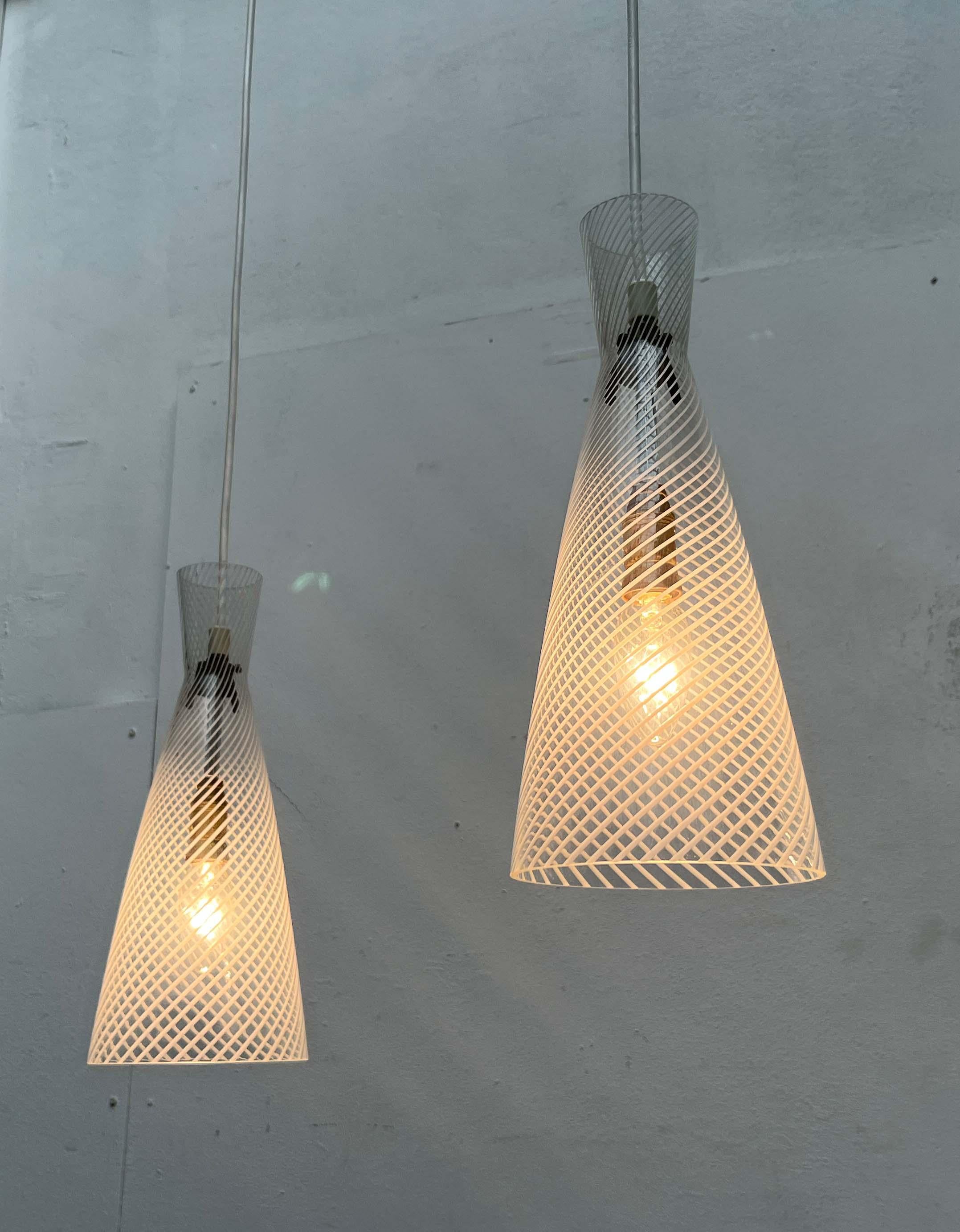 Ciondoli in vetro a vortice dell'isola moderna di metà secolo A.F. Gangkofner Peill & Putzler in vendita 5