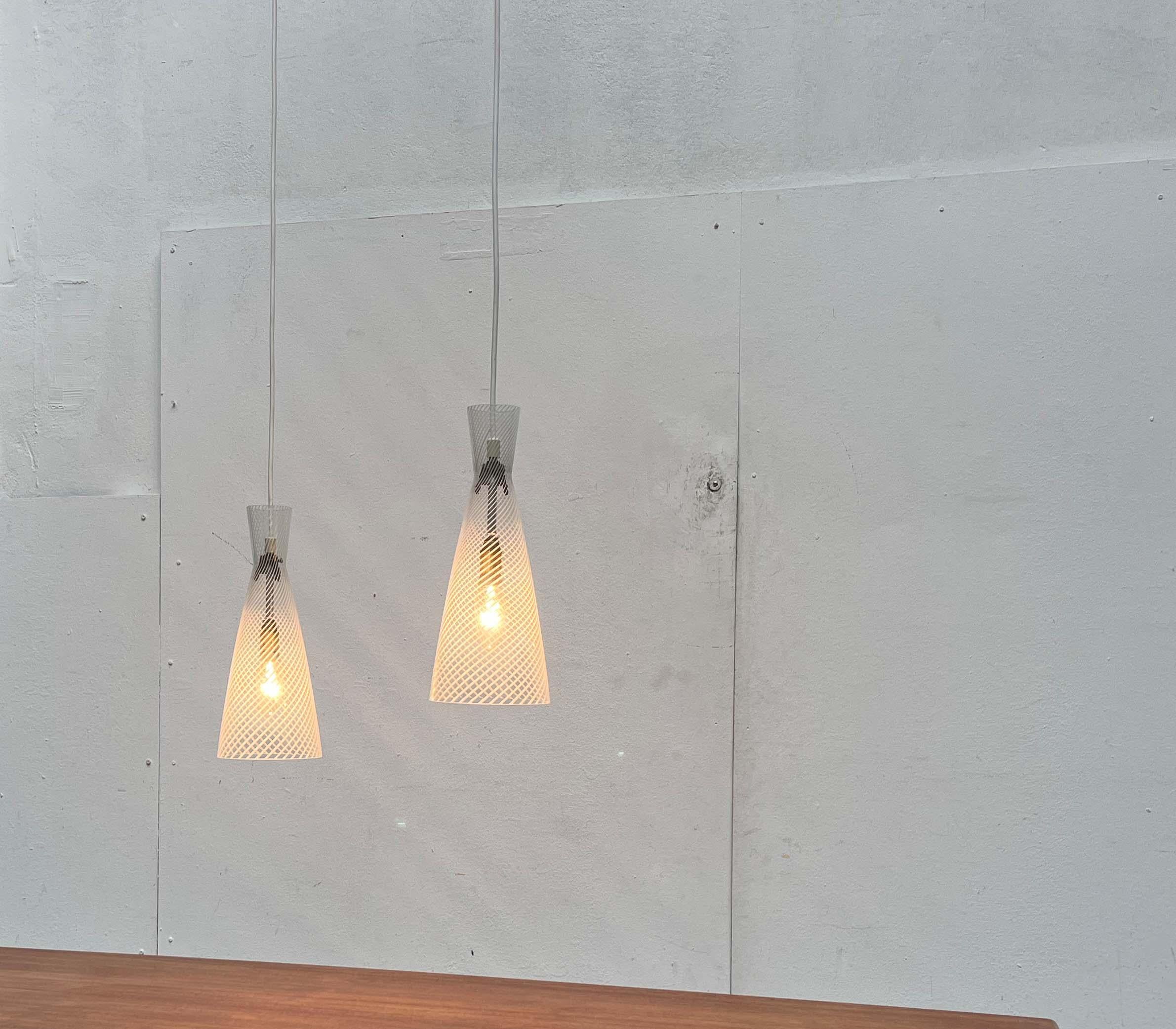 Ciondoli in vetro a vortice dell'isola moderna di metà secolo A.F. Gangkofner Peill & Putzler in vendita 2