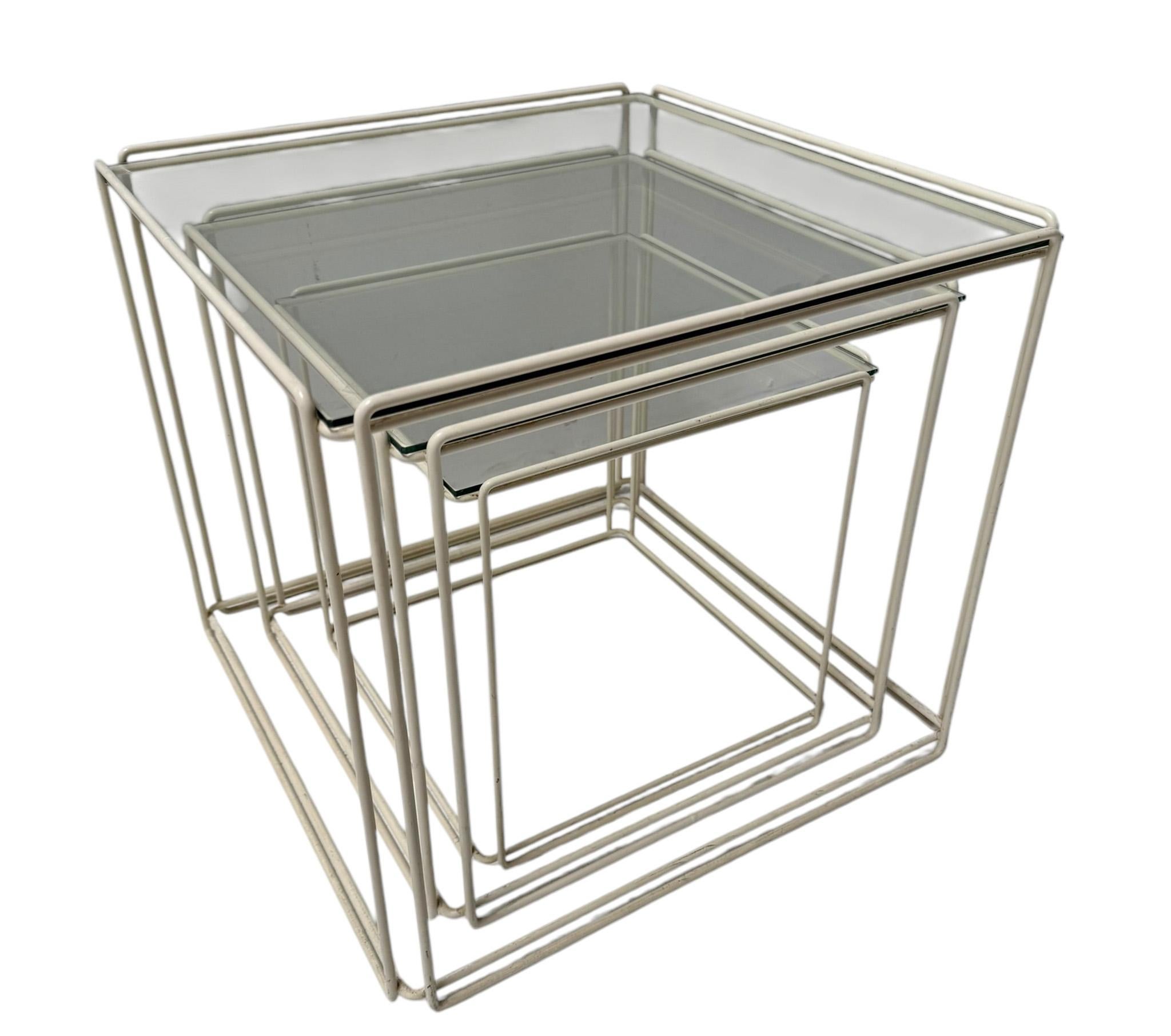 Lacquered Mid-Century Modern Isocele Nesting Tables by Max Sauze for Groupe S.A, 1970s For Sale