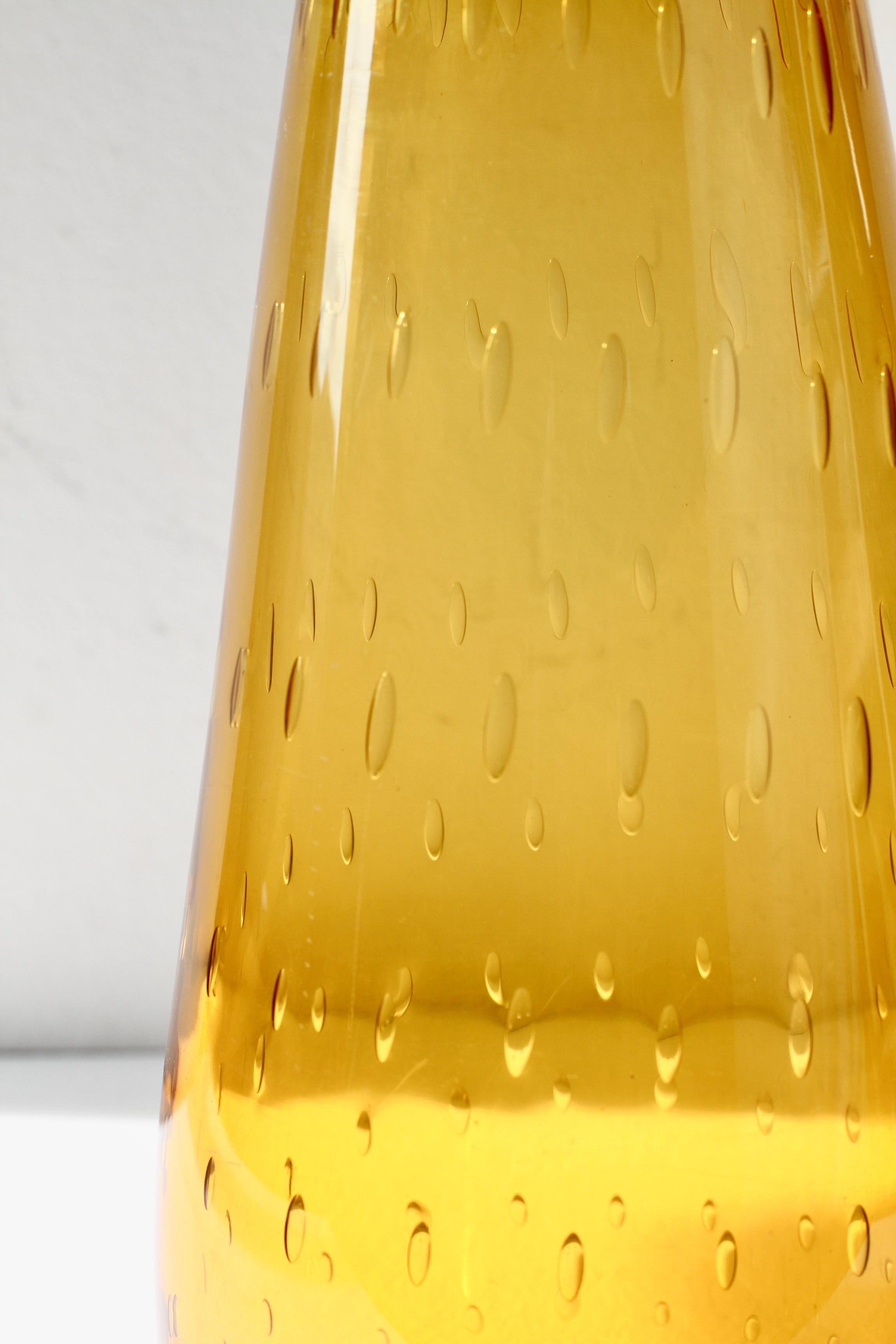 Vaso in vetro bullicante di Murano giallo ambrato, 1950 ca. in vendita 7