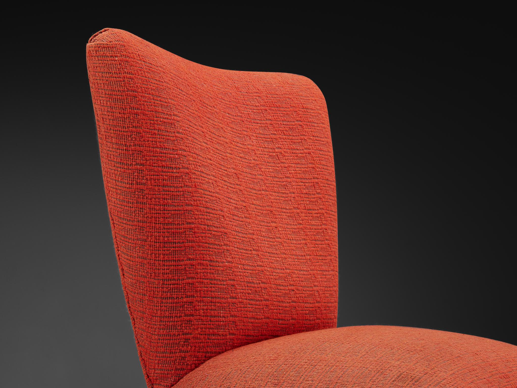 Laiton Chaise d'appoint italienne des années 1950 en tapisserie rouge et laiton en vente