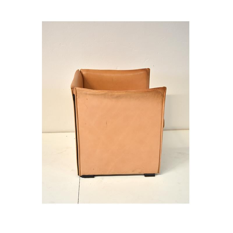 Leather Mid-Century modern italian 1970 Armchair Design by Mario Bellini for Cassina  For Sale