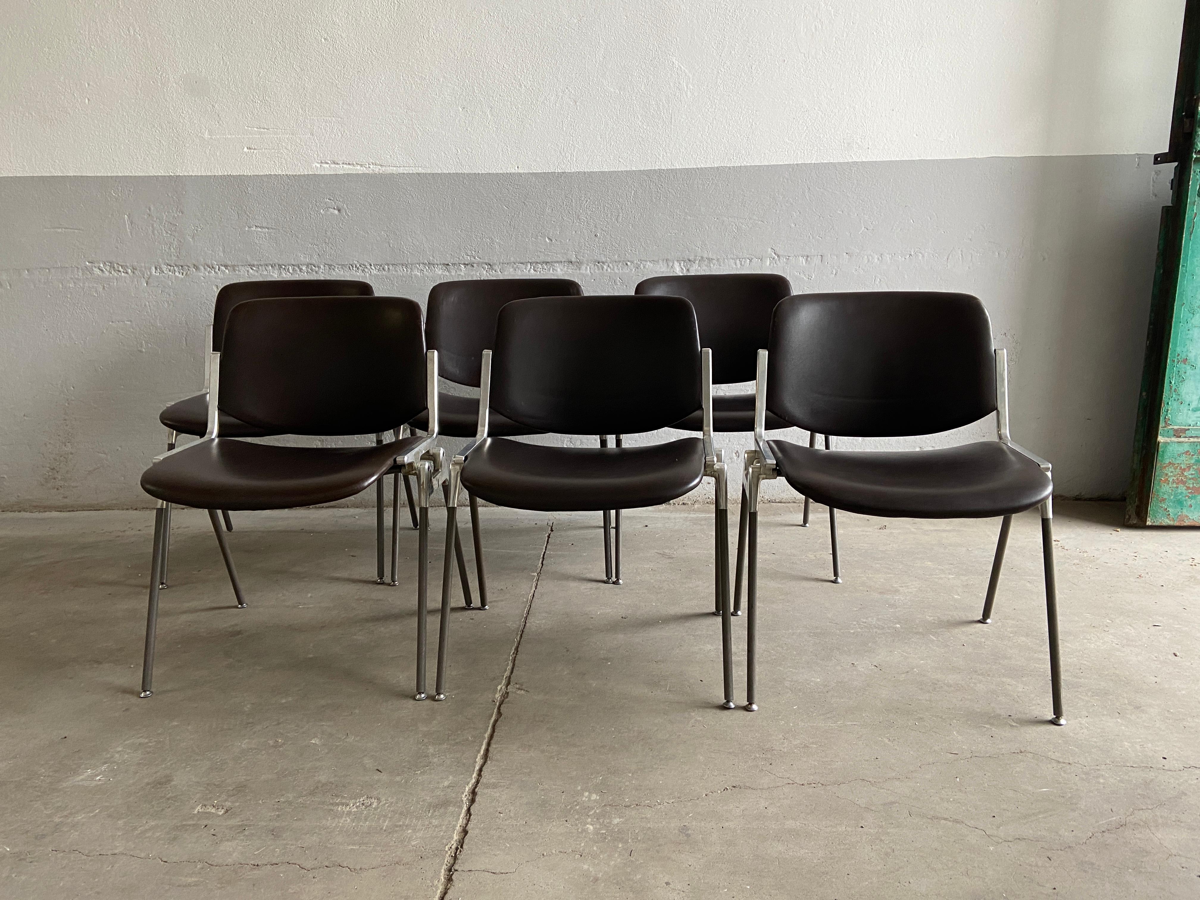 Mid-Century Modern Italian 6 Stackable Chairs by Giancarlo Piretti for Castelli In Good Condition In Prato, IT