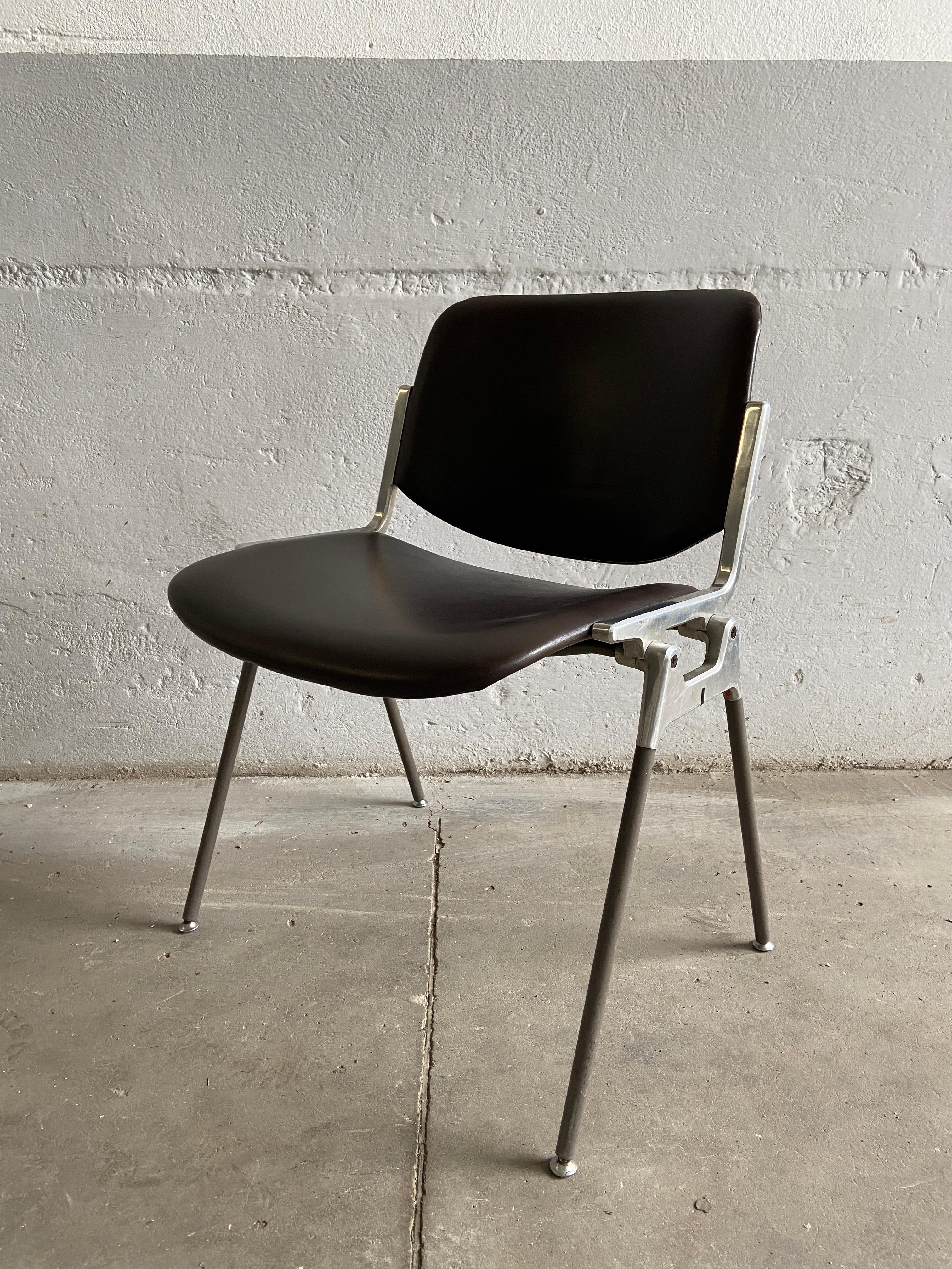 Mid-Century Modern Italian 6 Stackable Chairs by Giancarlo Piretti for Castelli 3