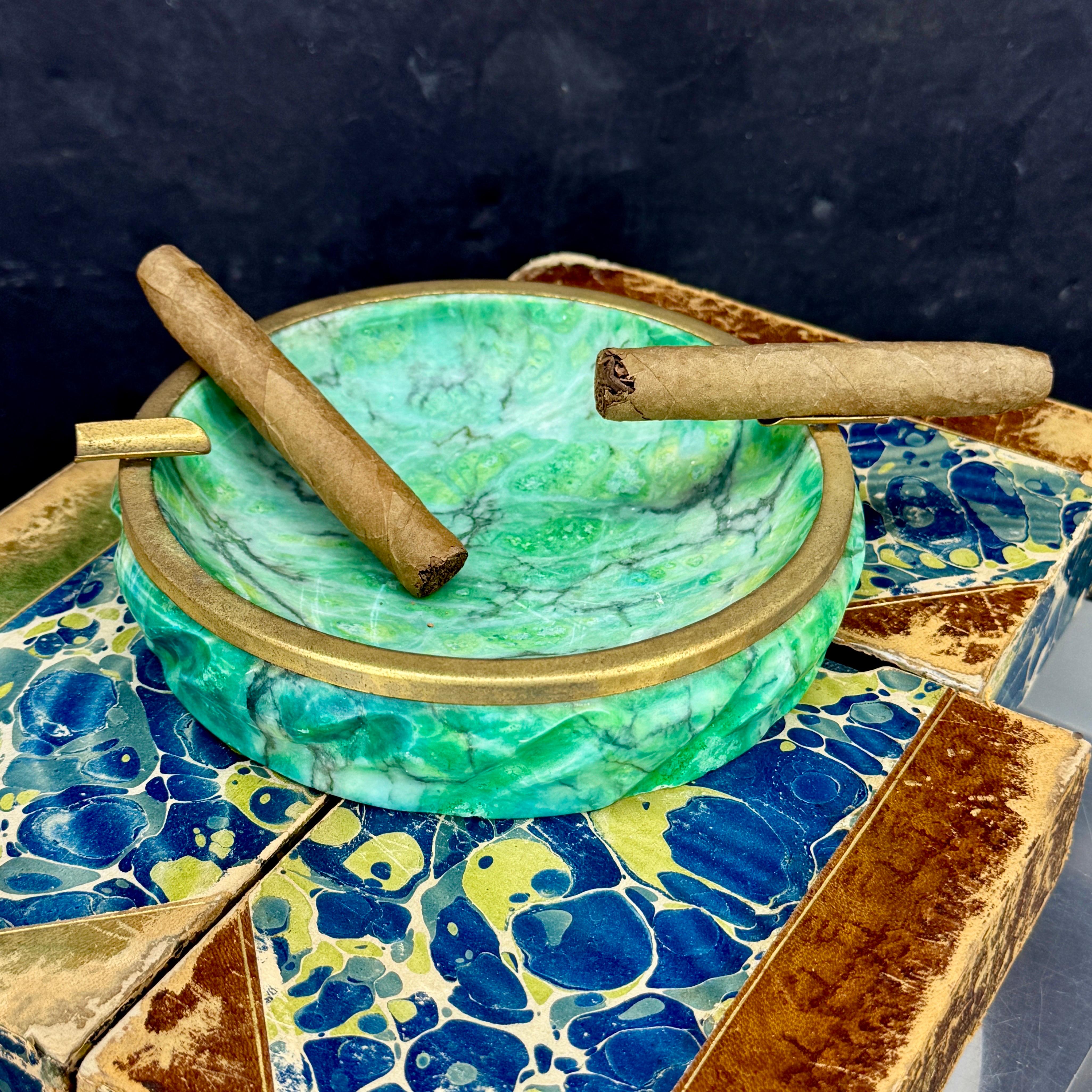 Mid-Century Modern Italian Alabaster Ashtray, Italy 1950's In Good Condition For Sale In Haddonfield, NJ