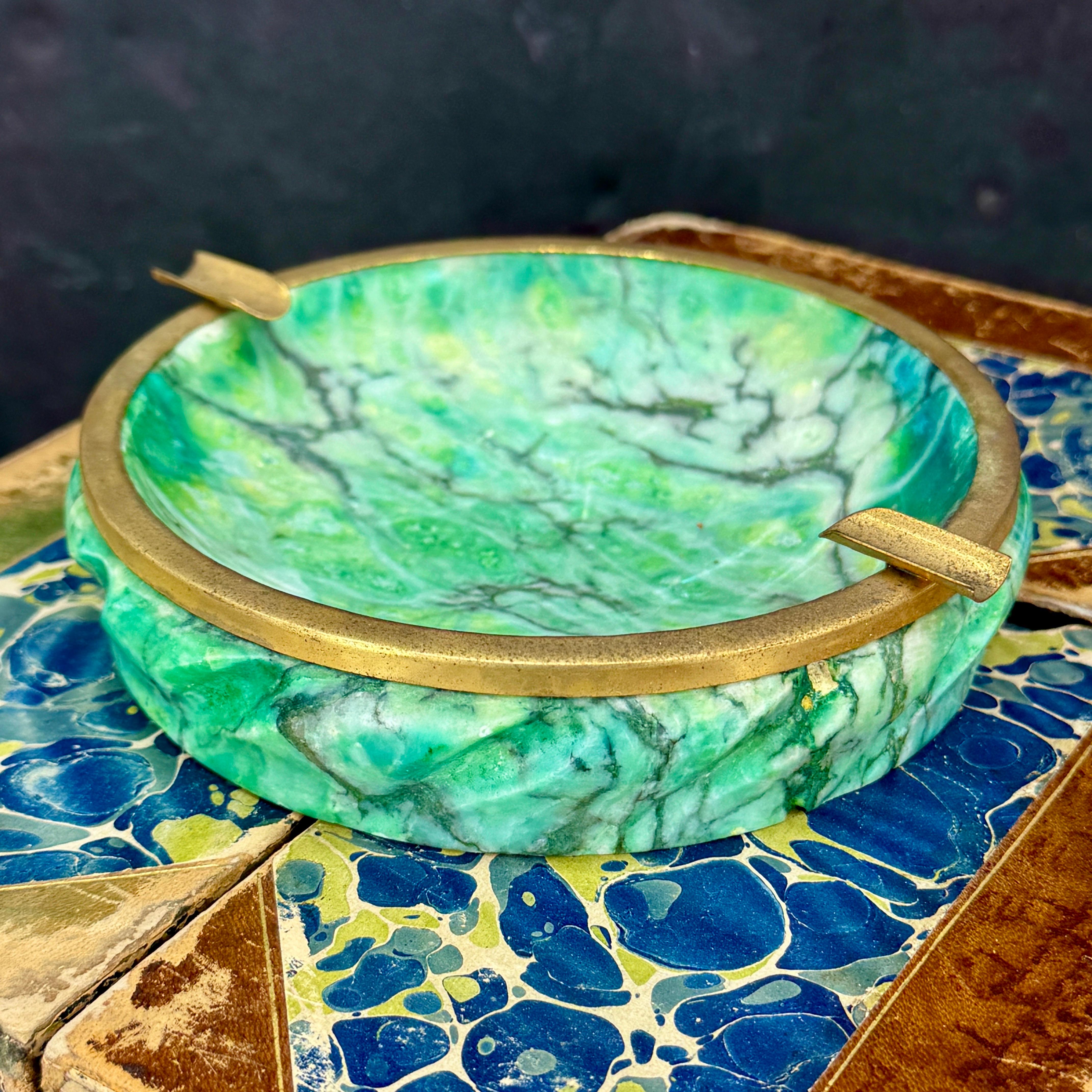 Mid-Century Modern Italian Alabaster Ashtray, Italy 1950's For Sale 1