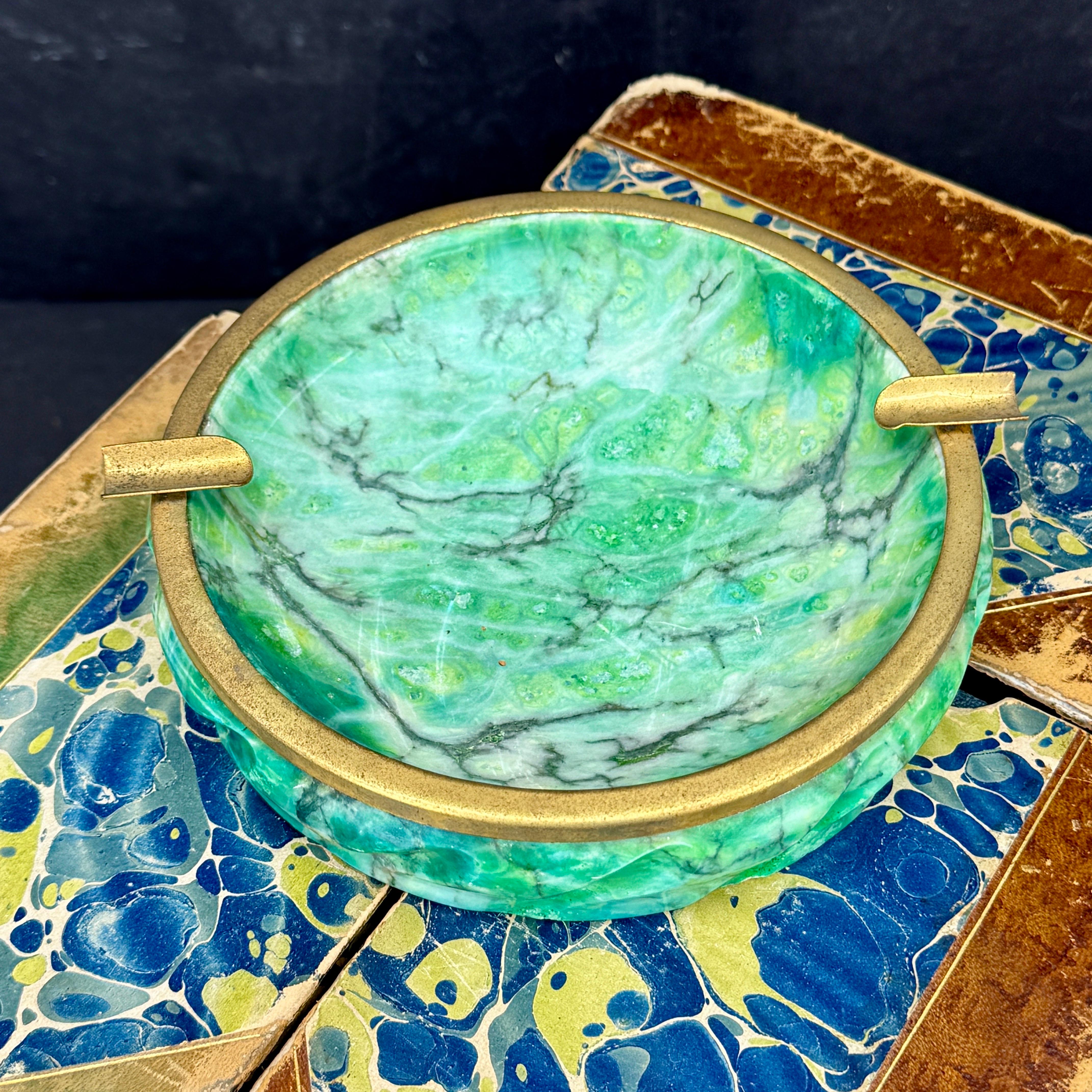 Mid-Century Modern Italian Alabaster Ashtray, Italy 1950's For Sale 3