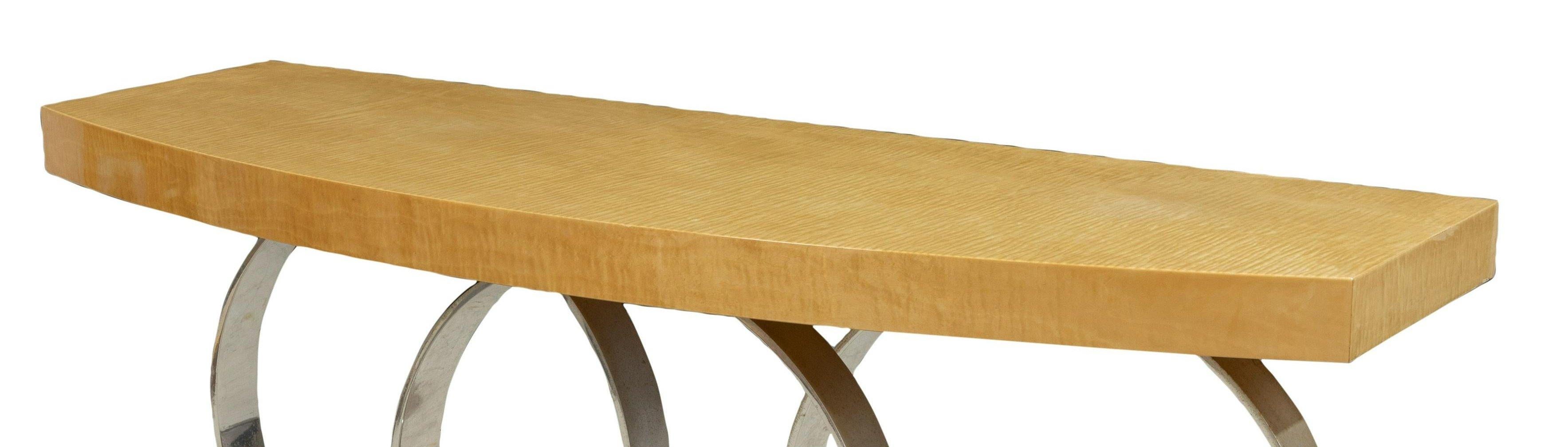 Moderner italienischer Art-déco-Konsolentisch aus Tigerahorn und poliertem Nickel aus der Mitte des Jahrhunderts (Art déco) im Angebot