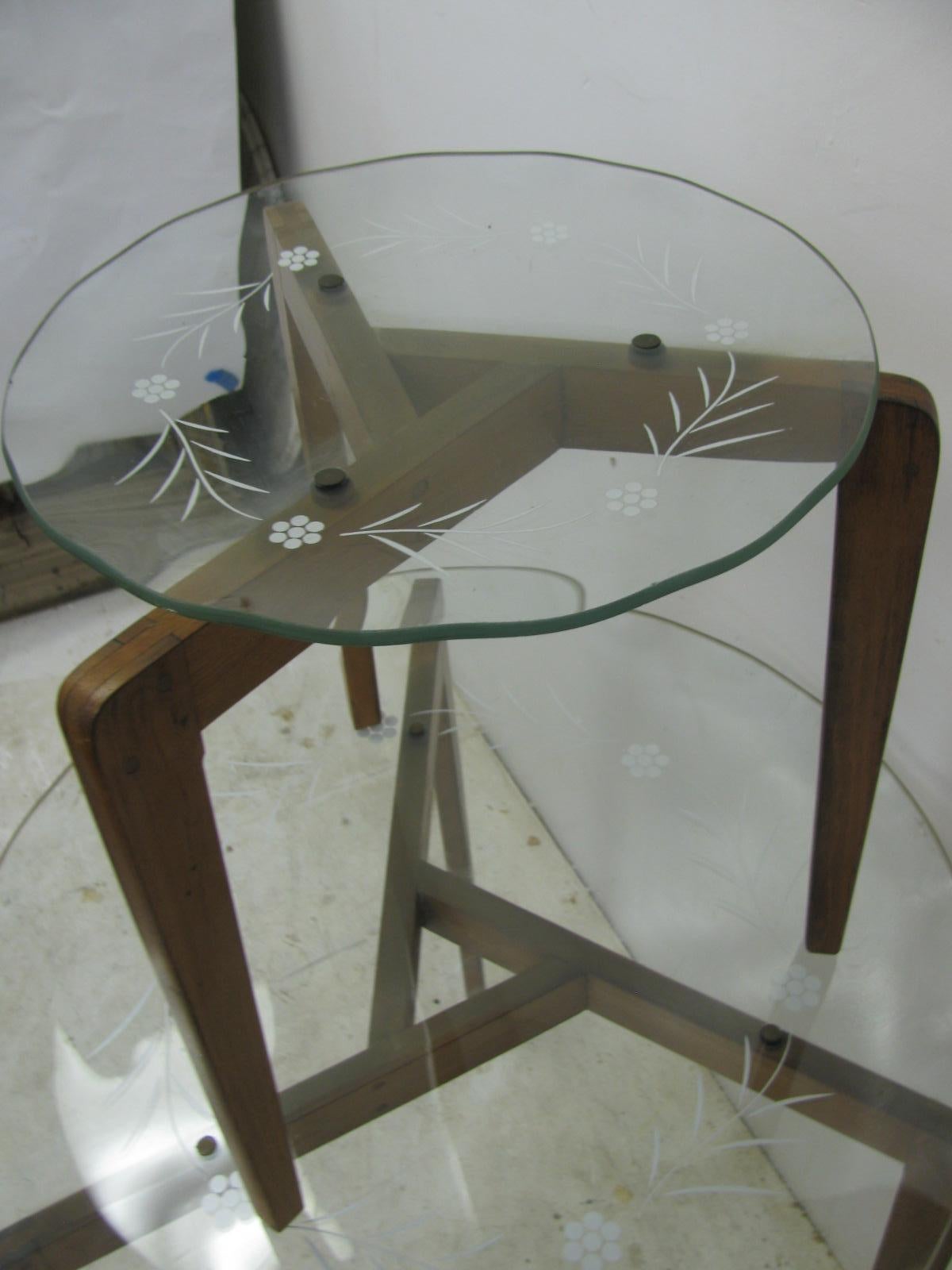 Mid-Century Modern Italienisches Kunstglas Nesting Tables 3 (Glas) im Angebot