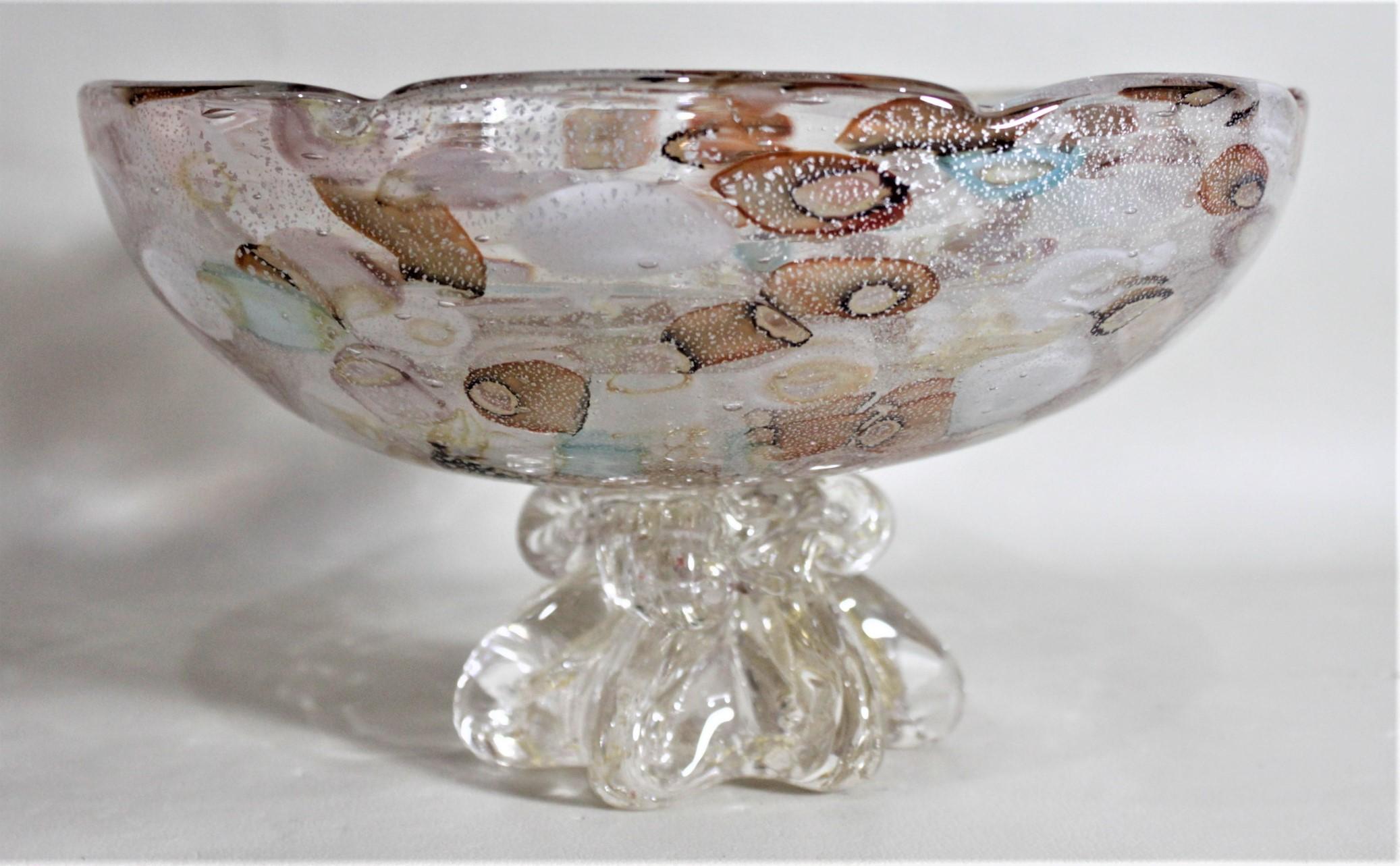 Cuenco o centro de mesa de vidrio artístico italiano moderno de mediados de siglo Hecho a mano en venta