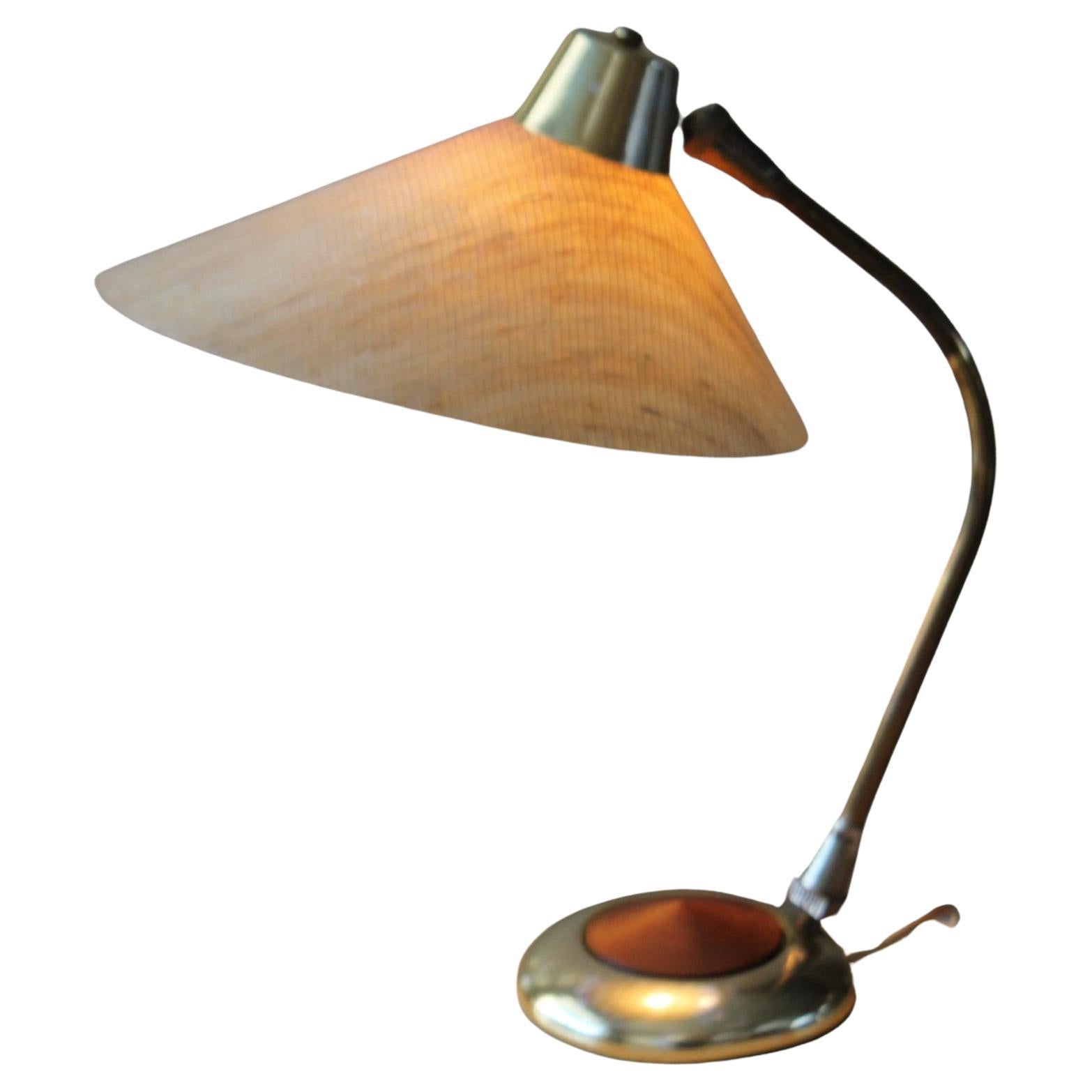 Mid Century Modern Italian Articulating Fiberglass Desk Lamp Rotate Teak Switch! im Angebot