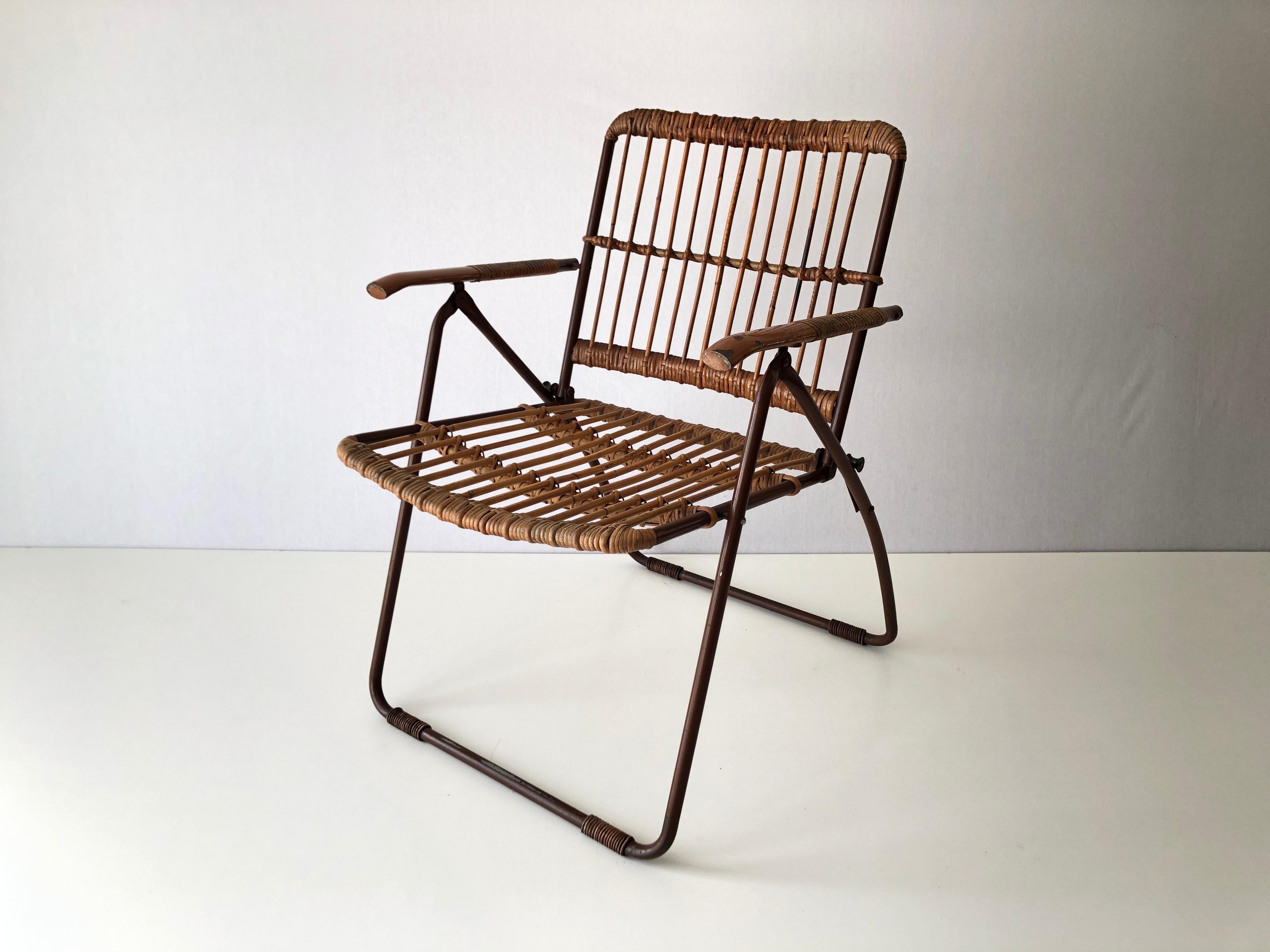 Mid-century Modern Italian Bamboo and Brown Metal Folding Armchair, 1960s, Italy

Measurements :

Height: 81 cm
Width: 54 cm
Depth: 50 cm
Closed: 58 cm x 83 cm x 14 cm

Please do not hesitate to ask us if you have any questions.