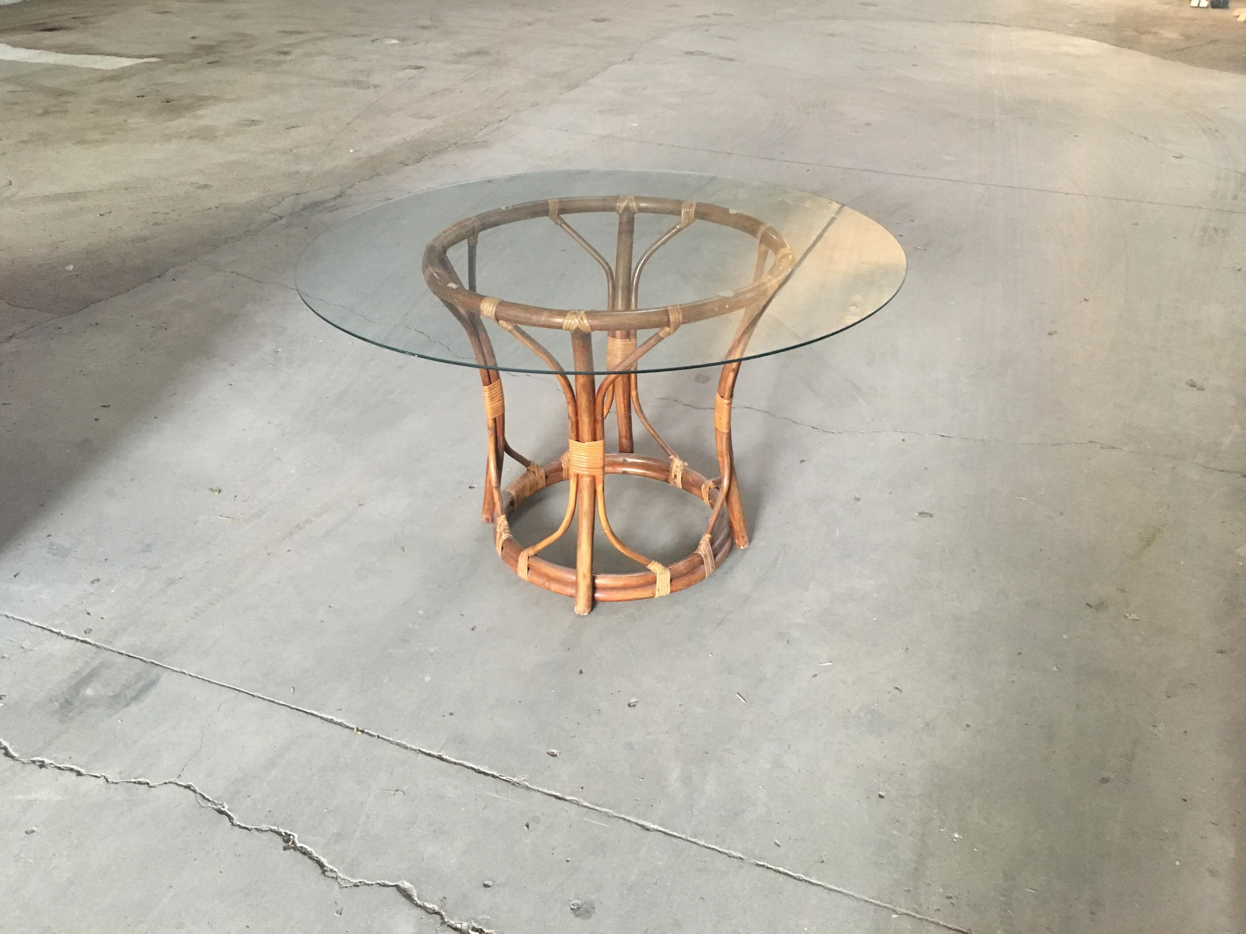 Late 20th Century Mid-Century Modern Italian Bamboo and Cane Round Table with Glass Top, 1970s For Sale