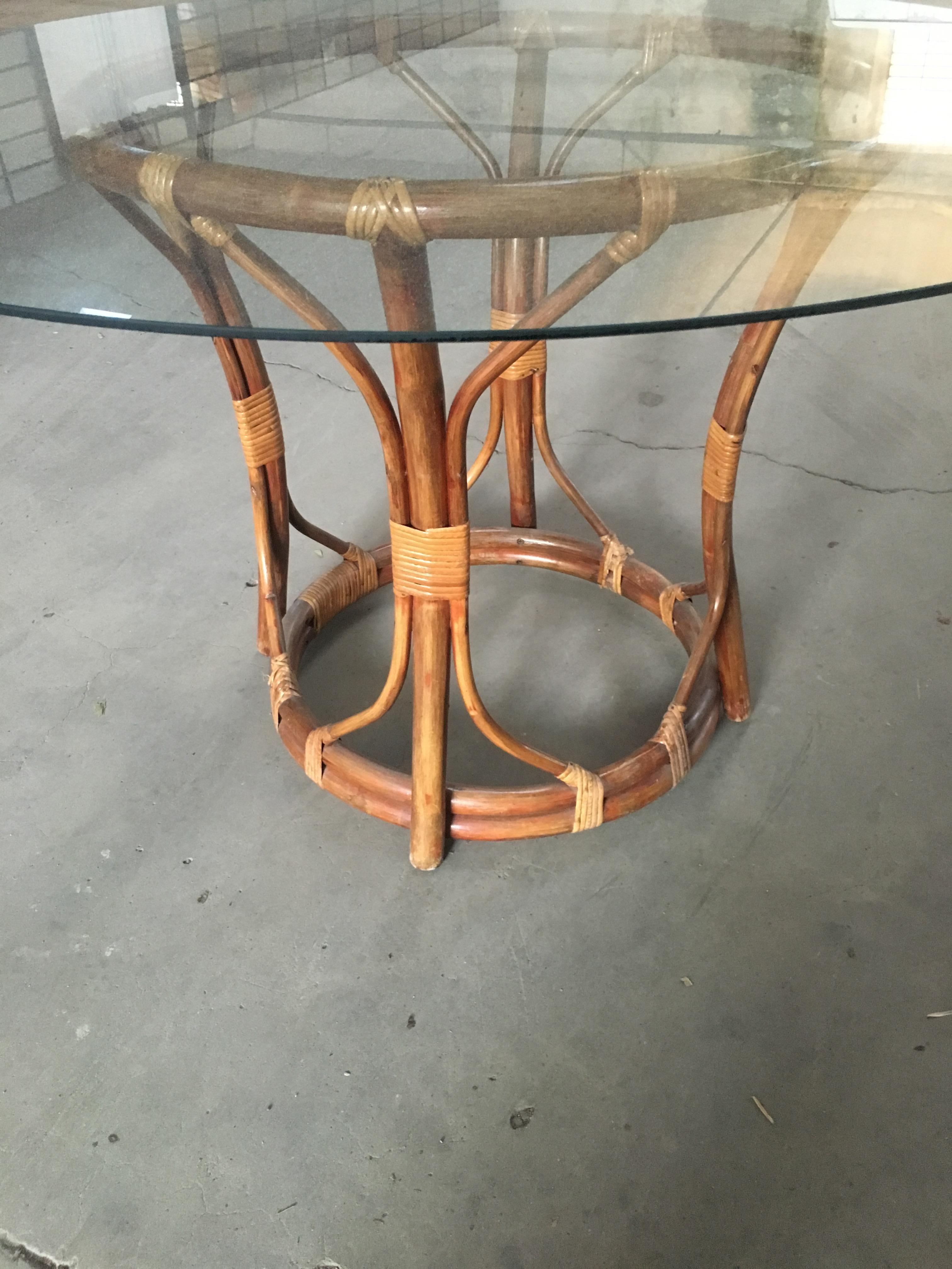 Mid-Century Modern Italian Bamboo and Cane Round Table with Glass Top, 1970s For Sale 2