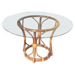 Table ronde italienne moderne du milieu du siècle dernier en bambou et rotin avec plateau en verre, années 1970
