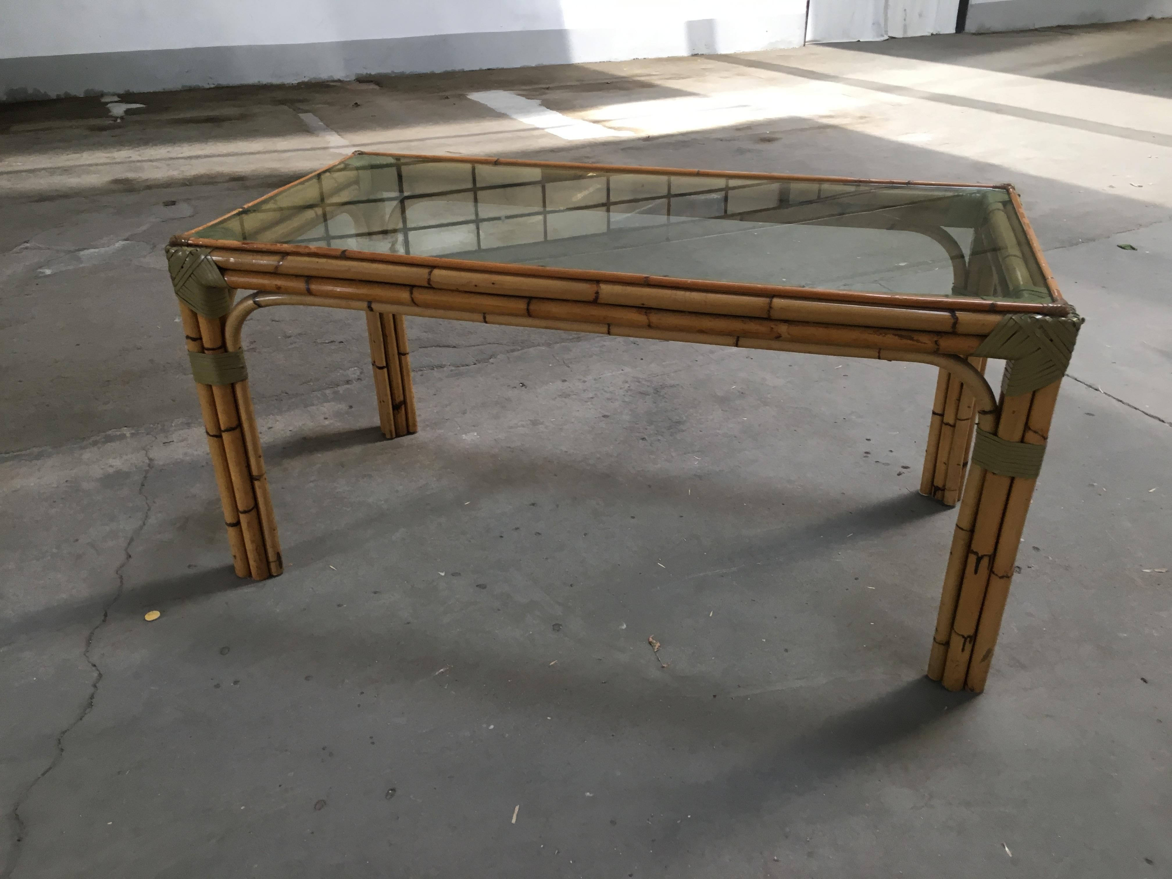 Mid-Century Modern Italian Bamboo and Leather Dining Table with Glass Top, 1970s In Good Condition In Prato, IT