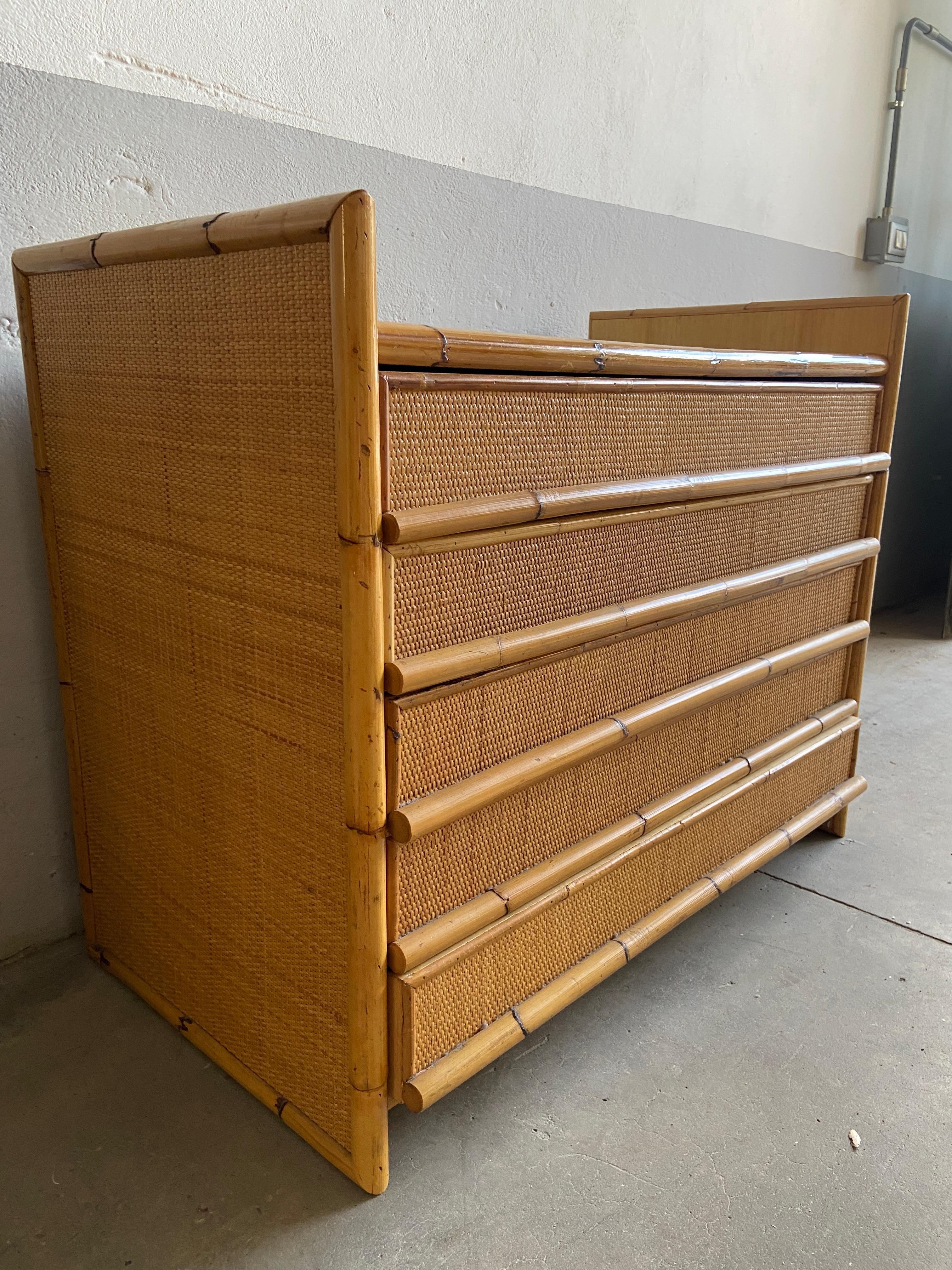 Mid-Century Modern Italian Bamboo and Rattan Dresser with 5 Drawers, 1970s For Sale 1