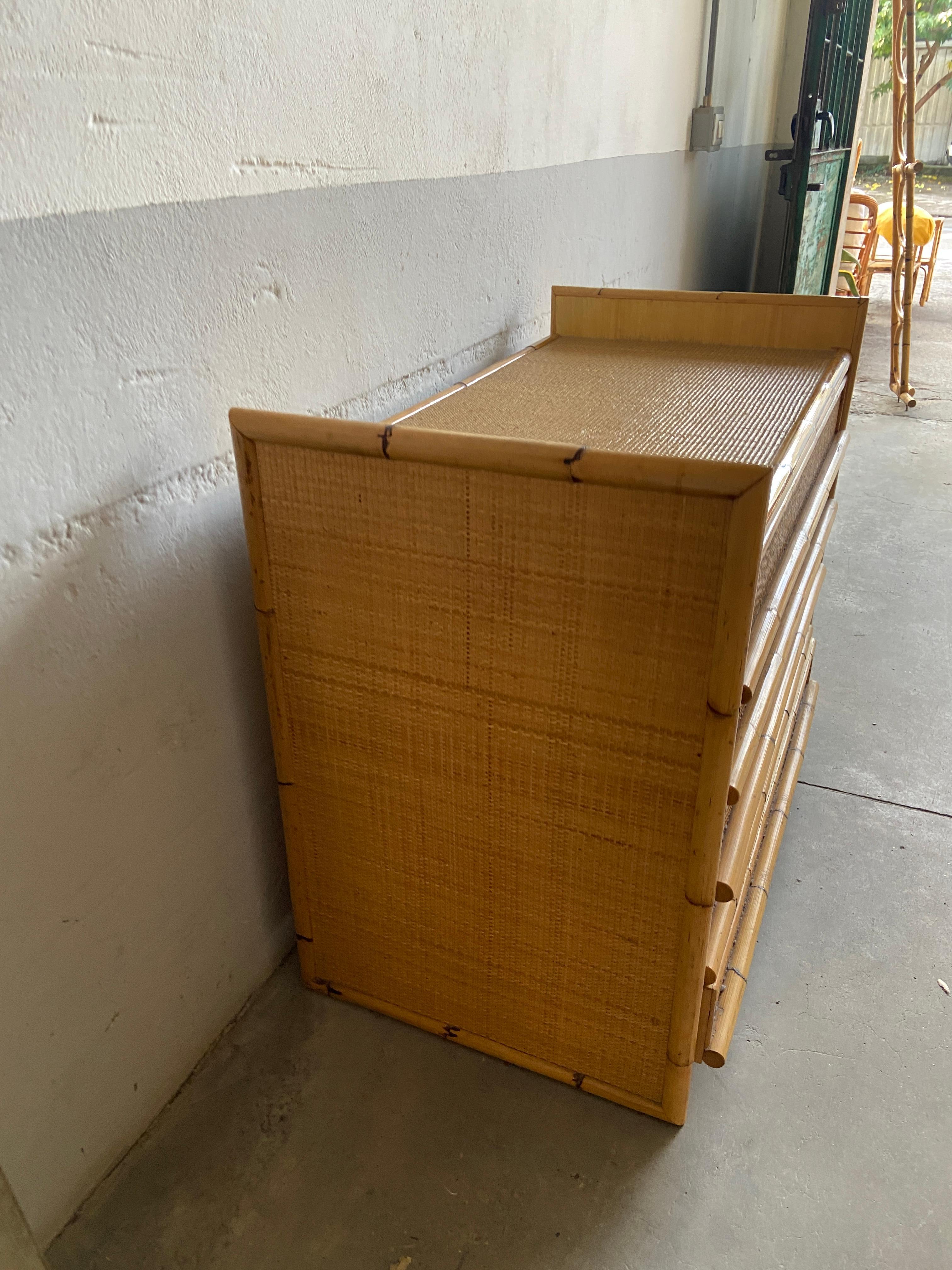 Mid-Century Modern Italian Bamboo and Rattan Dresser with 5 Drawers, 1970s For Sale 2