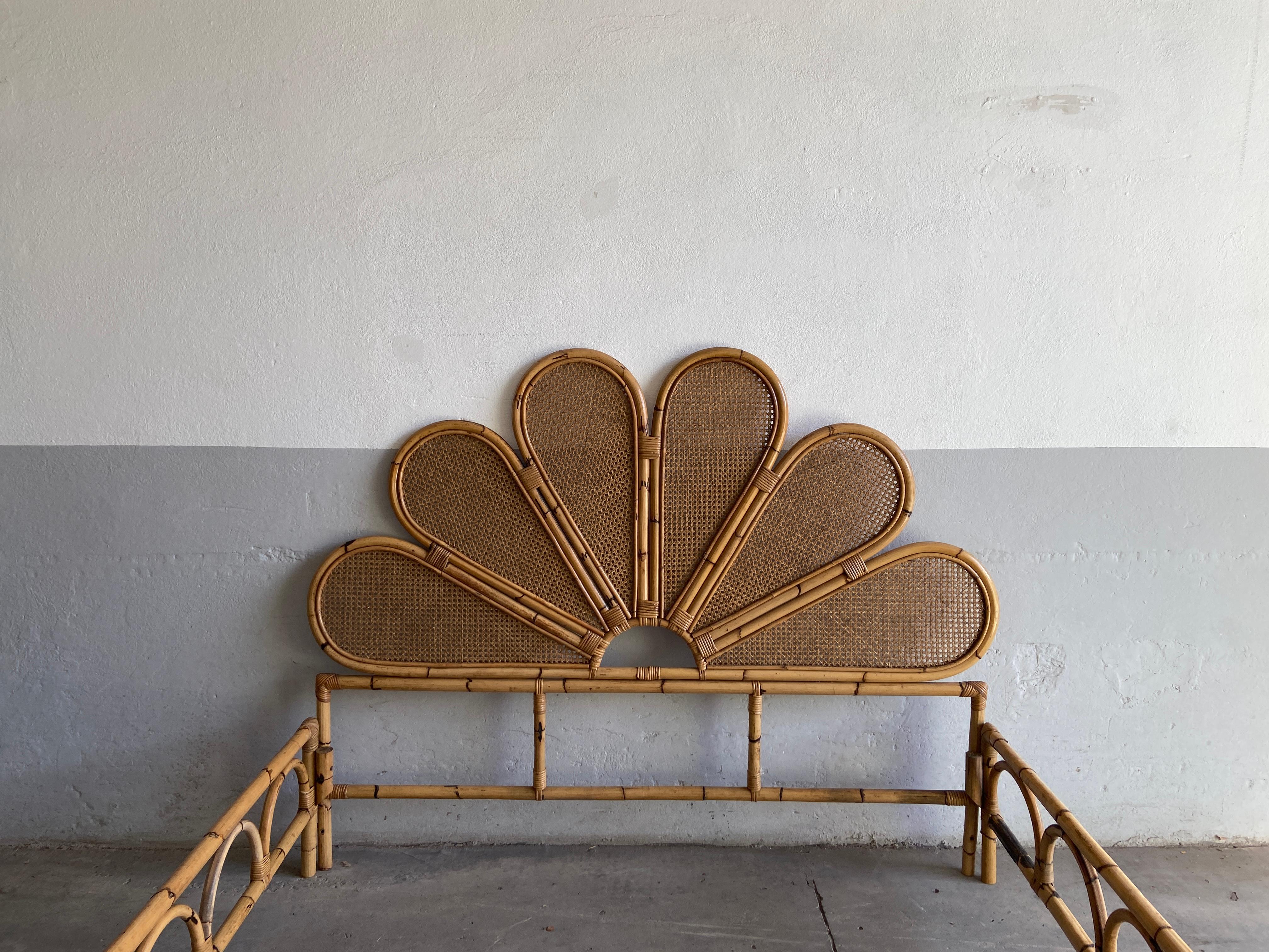 Mid-Century Modern Italian Bamboo and Vienna Straw Queen Size Bed, 1970s In Good Condition In Prato, IT