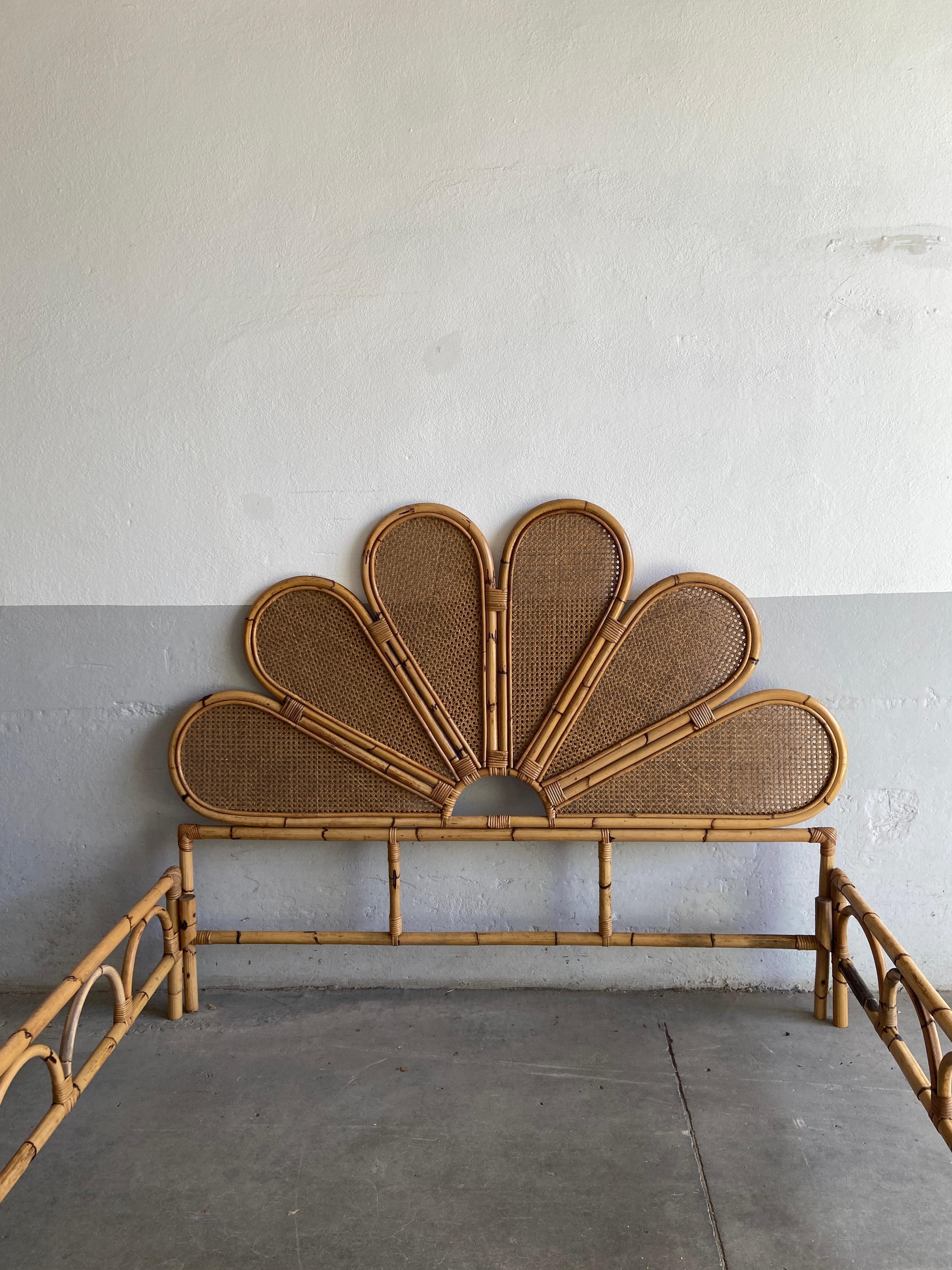 Late 20th Century Mid-Century Modern Italian Bamboo and Vienna Straw Queen Size Bed, 1970s