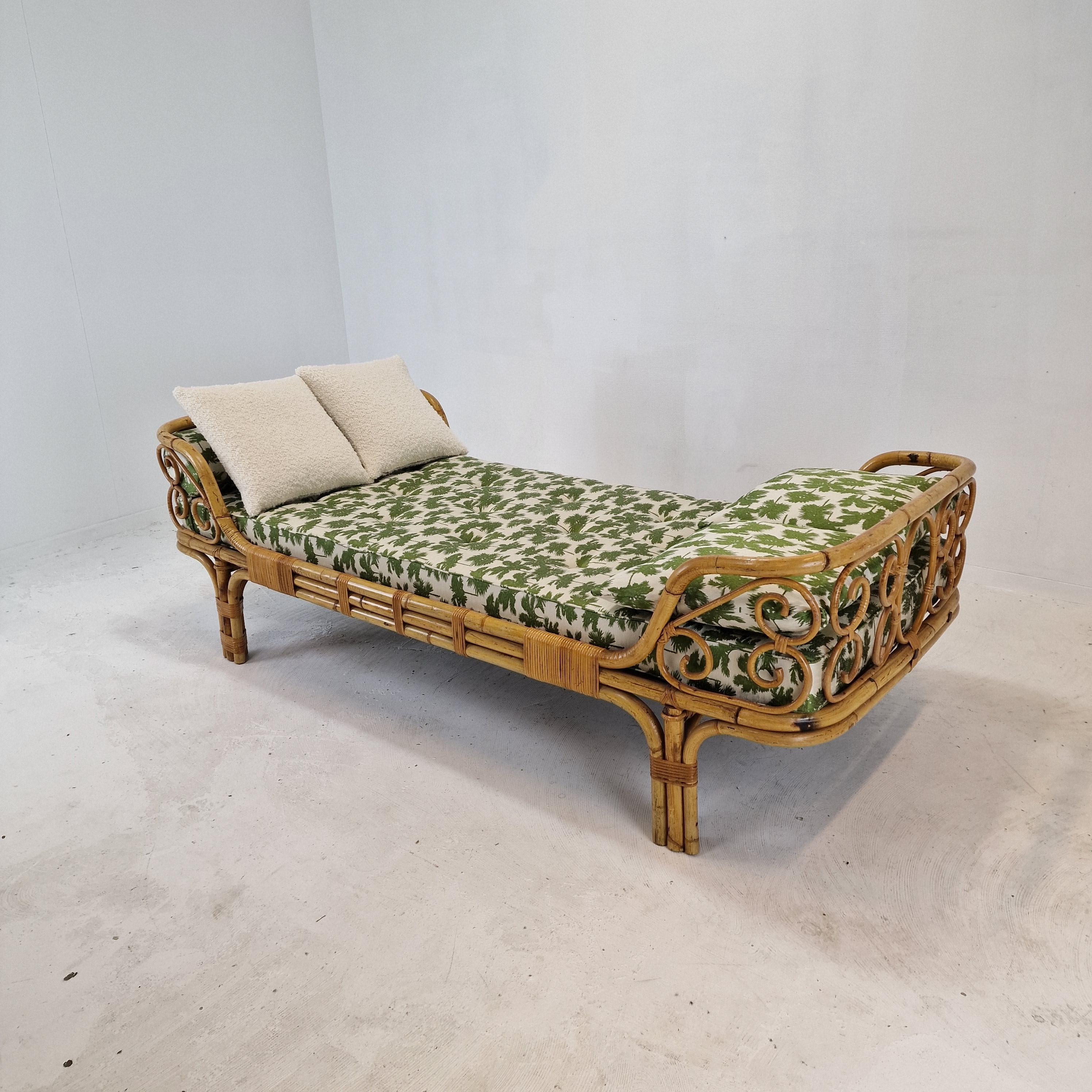 Woven Mid-Century Modern Italian Bamboo Daybed, 1960s For Sale