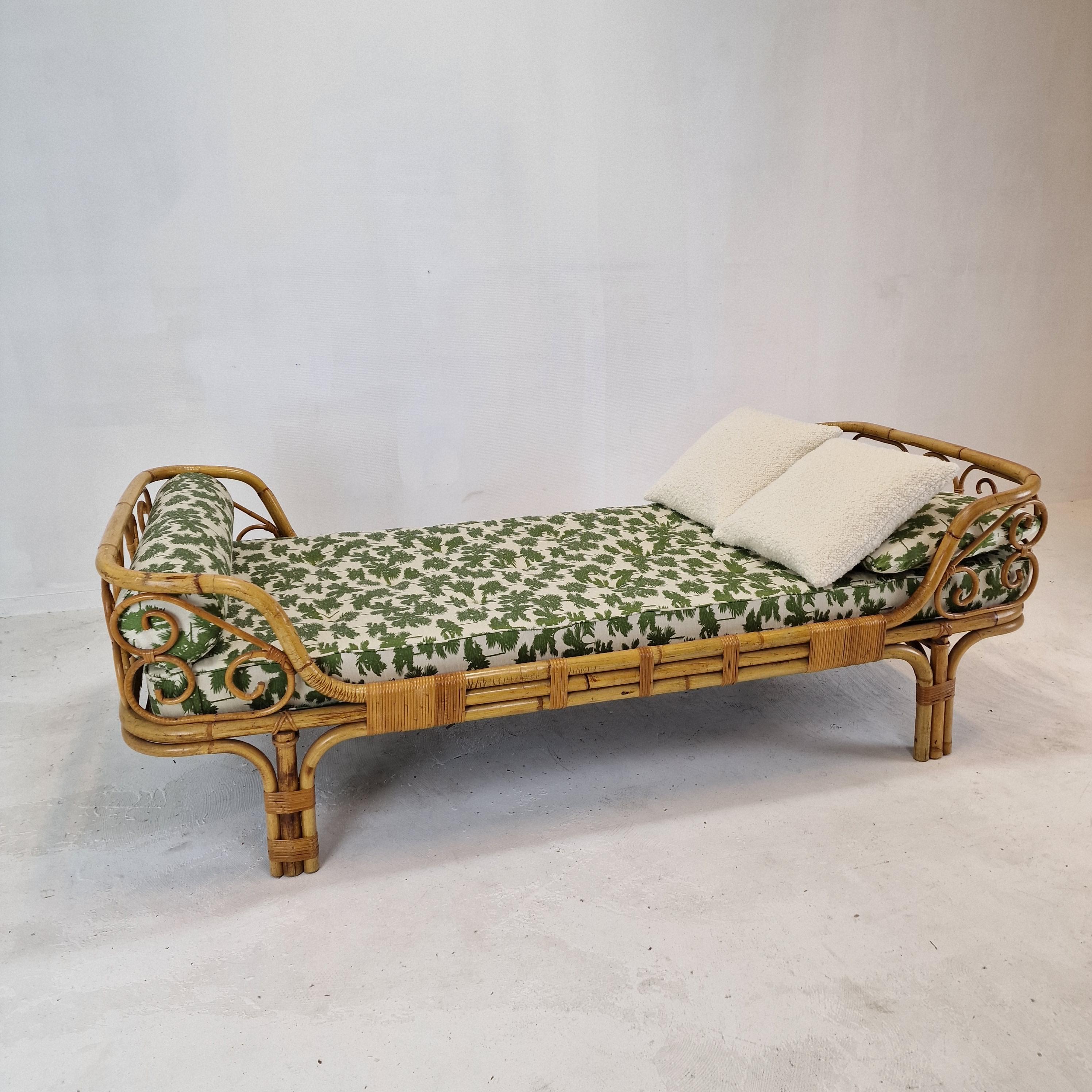 Fabric Mid-Century Modern Italian Bamboo Daybed, 1960s For Sale