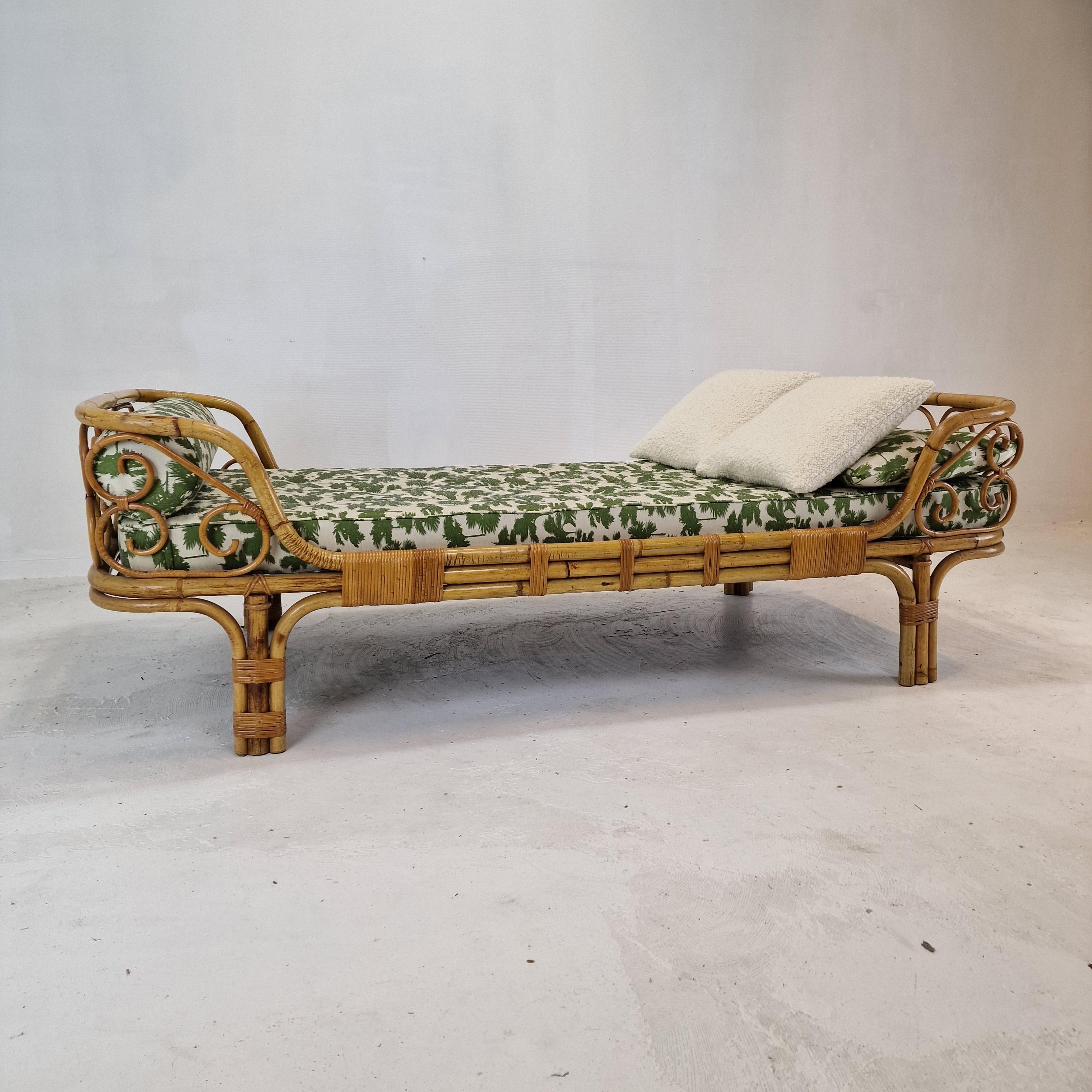 Mid-Century Modern Italian Bamboo Daybed, 1960s For Sale 1