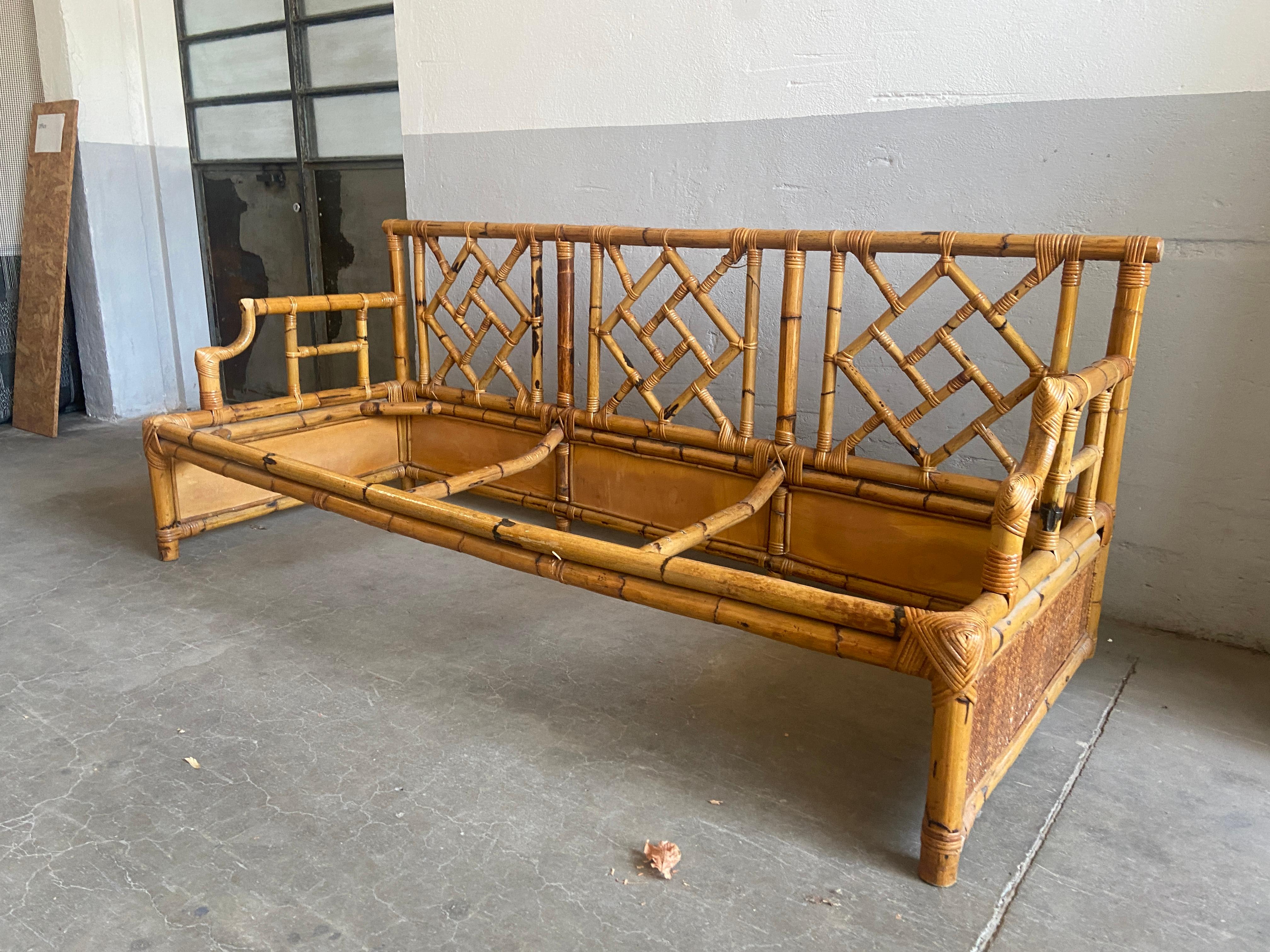 Mid-Century Modern Italian Bamboo Sofa Bed by Vivai del Sud. 1970s In Good Condition For Sale In Prato, IT